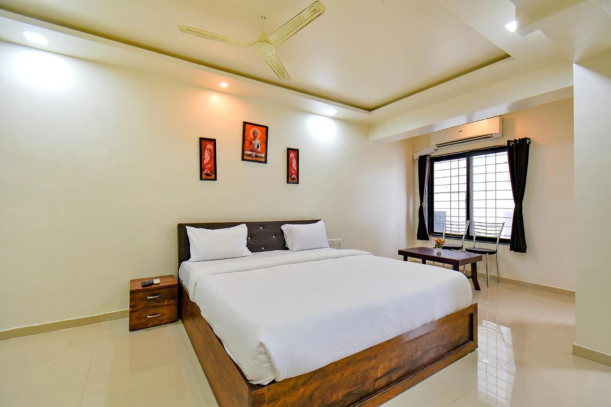 Bed in FabHotel White House - Nr Sinhagad speciality Hospital