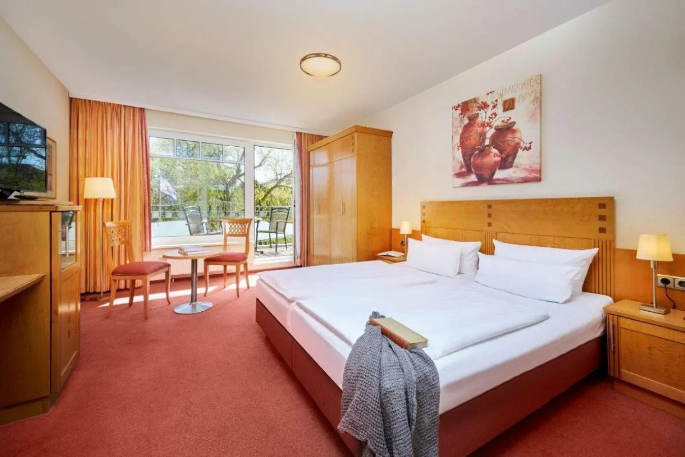 Photo of the whole room, Bed in Strandpalais Luise von Preussen - Nebenhaus vom Strandhotel Preussenhof