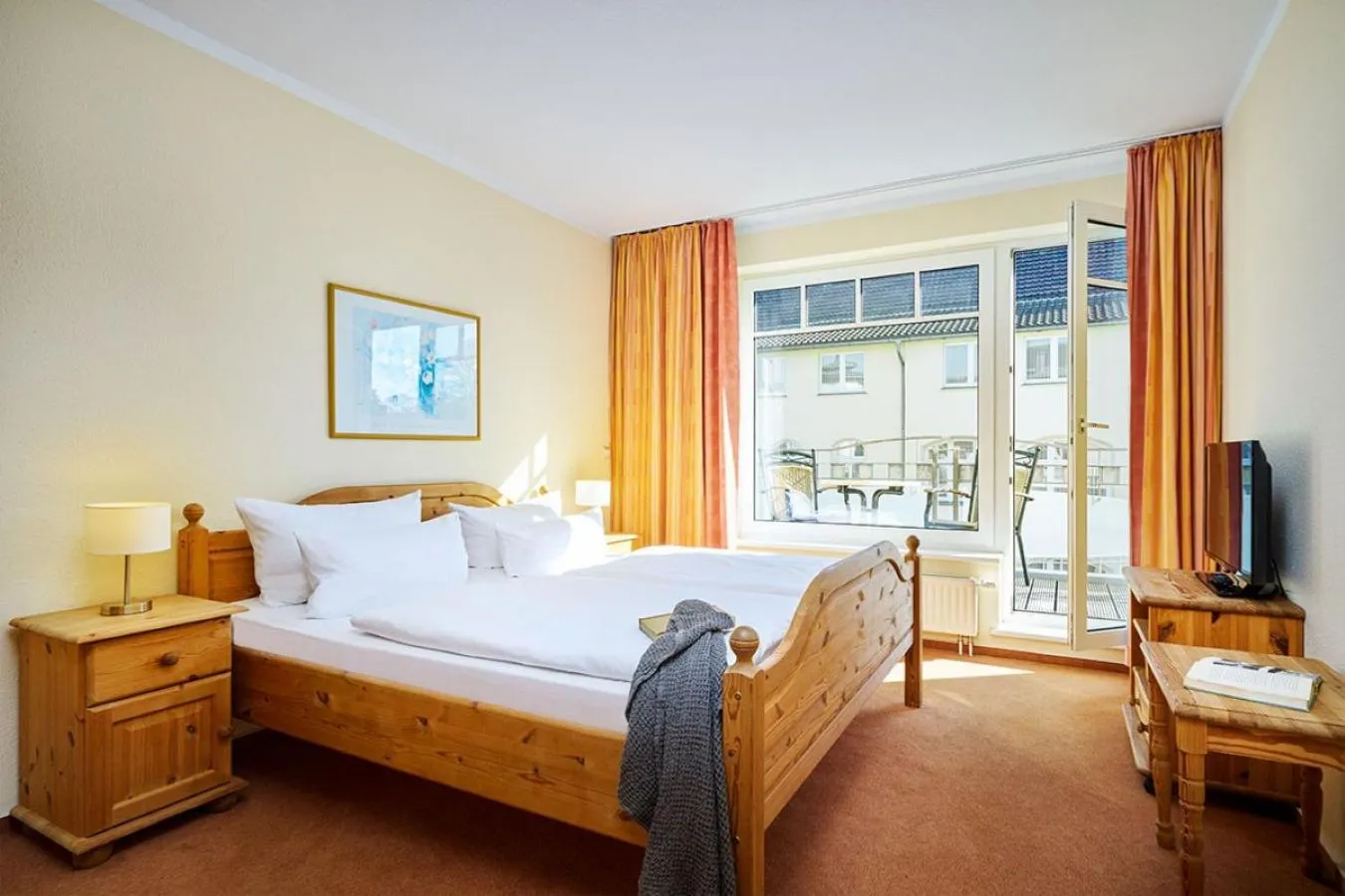 Bedroom, Bed in Strandpalais Luise von Preussen - Nebenhaus vom Strandhotel Preussenhof