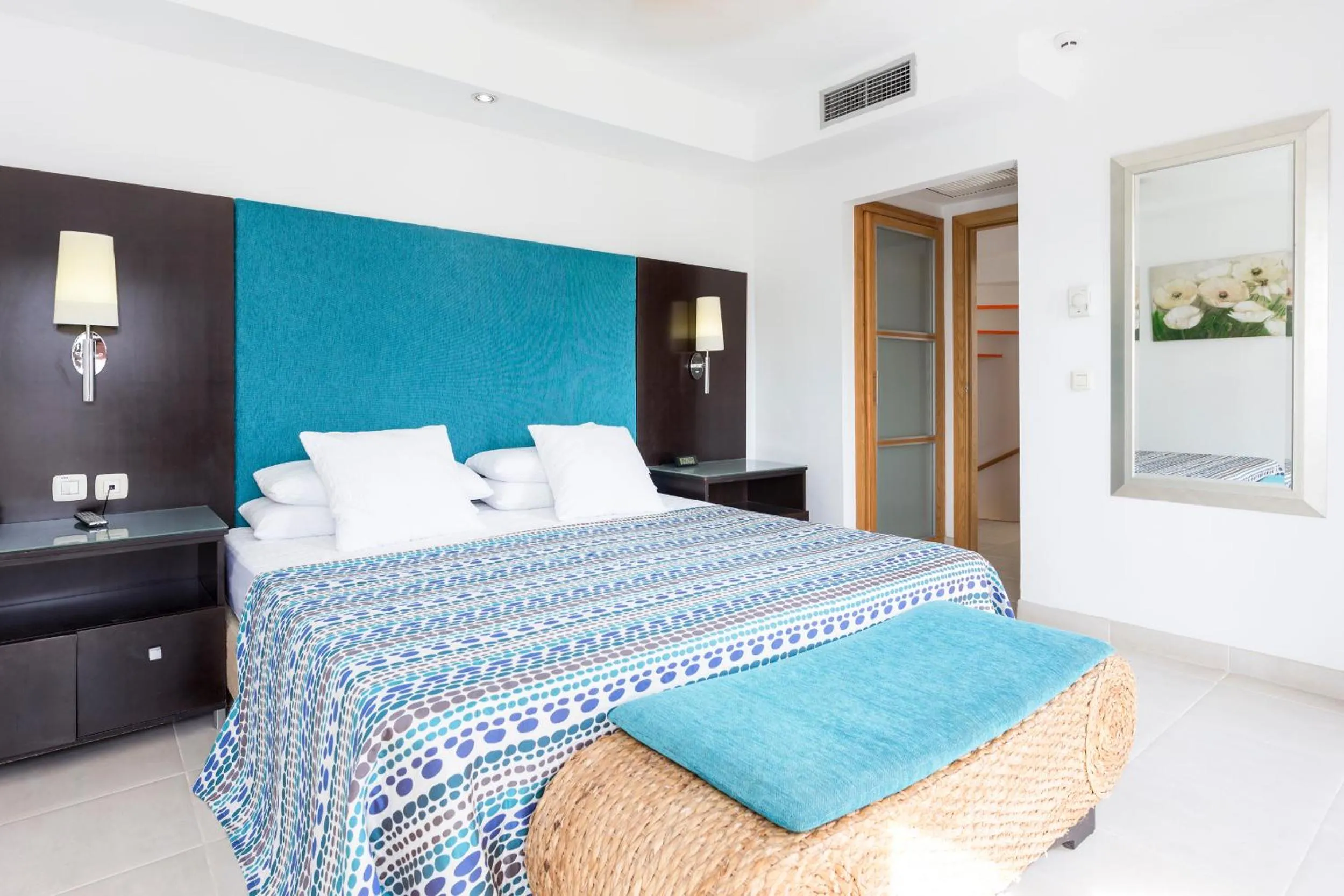 Bed in Atlas Suites Tenerife by EnjoyaHome