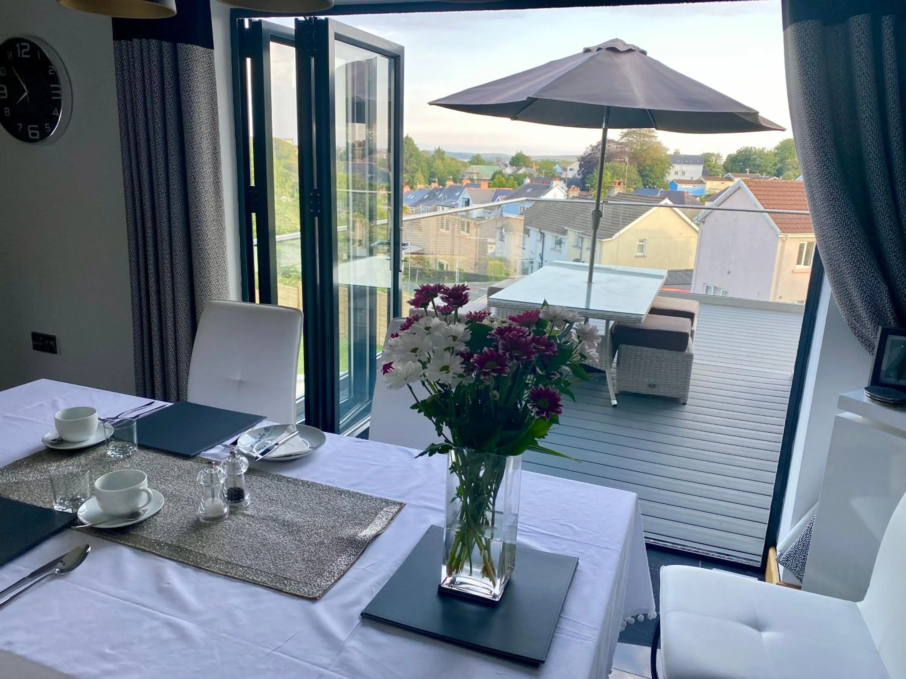 Patio in Seren Las, Tenby