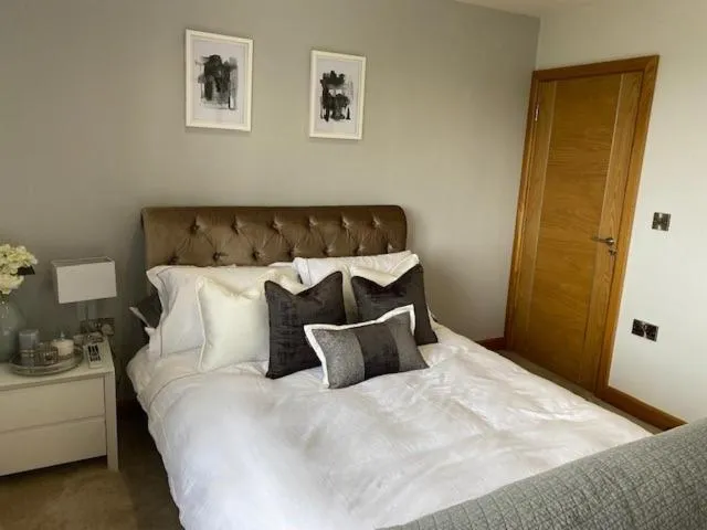 Photo of the whole room in Seren Las, Tenby