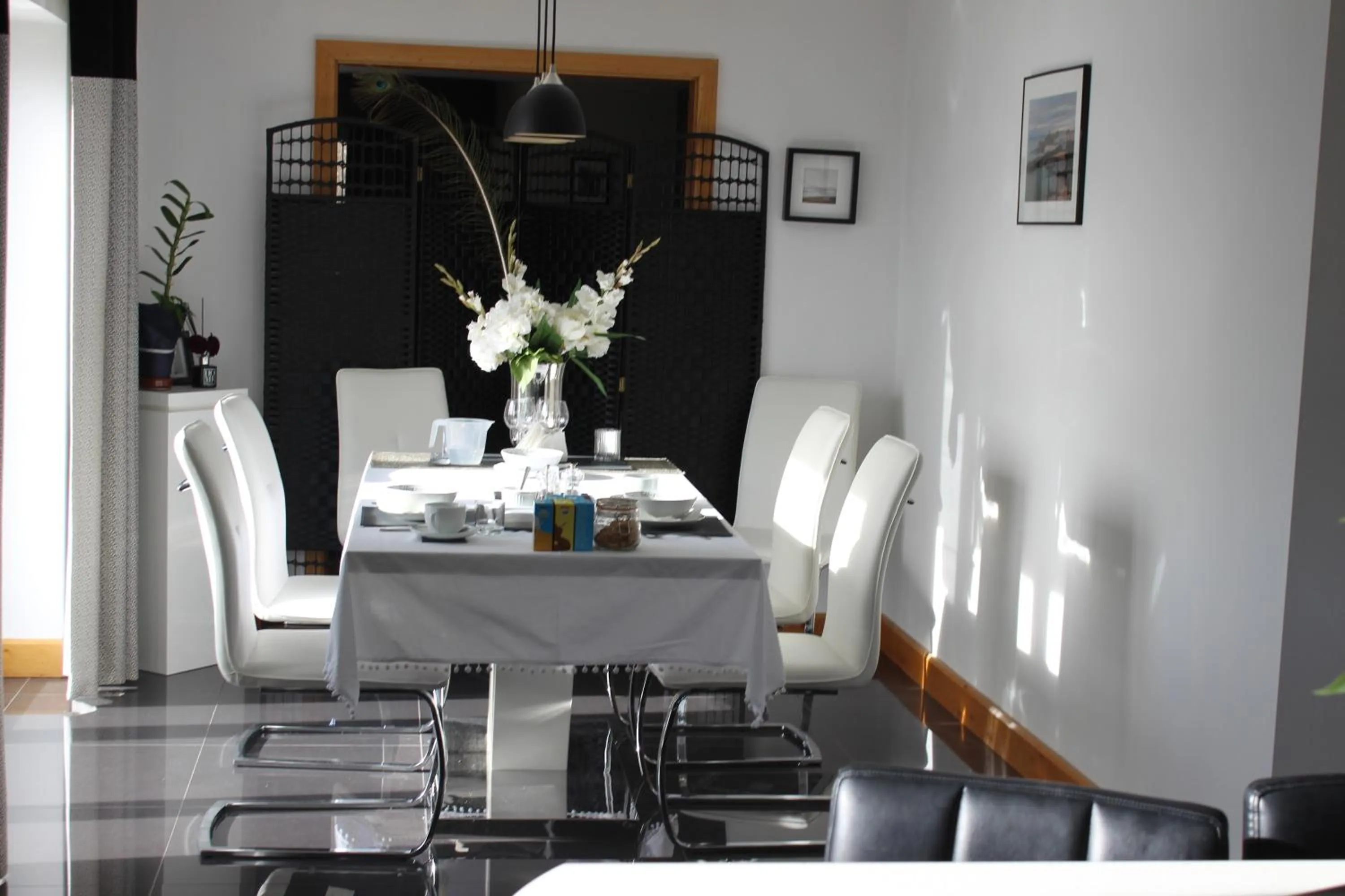 Restaurant/places to eat in Seren Las, Tenby