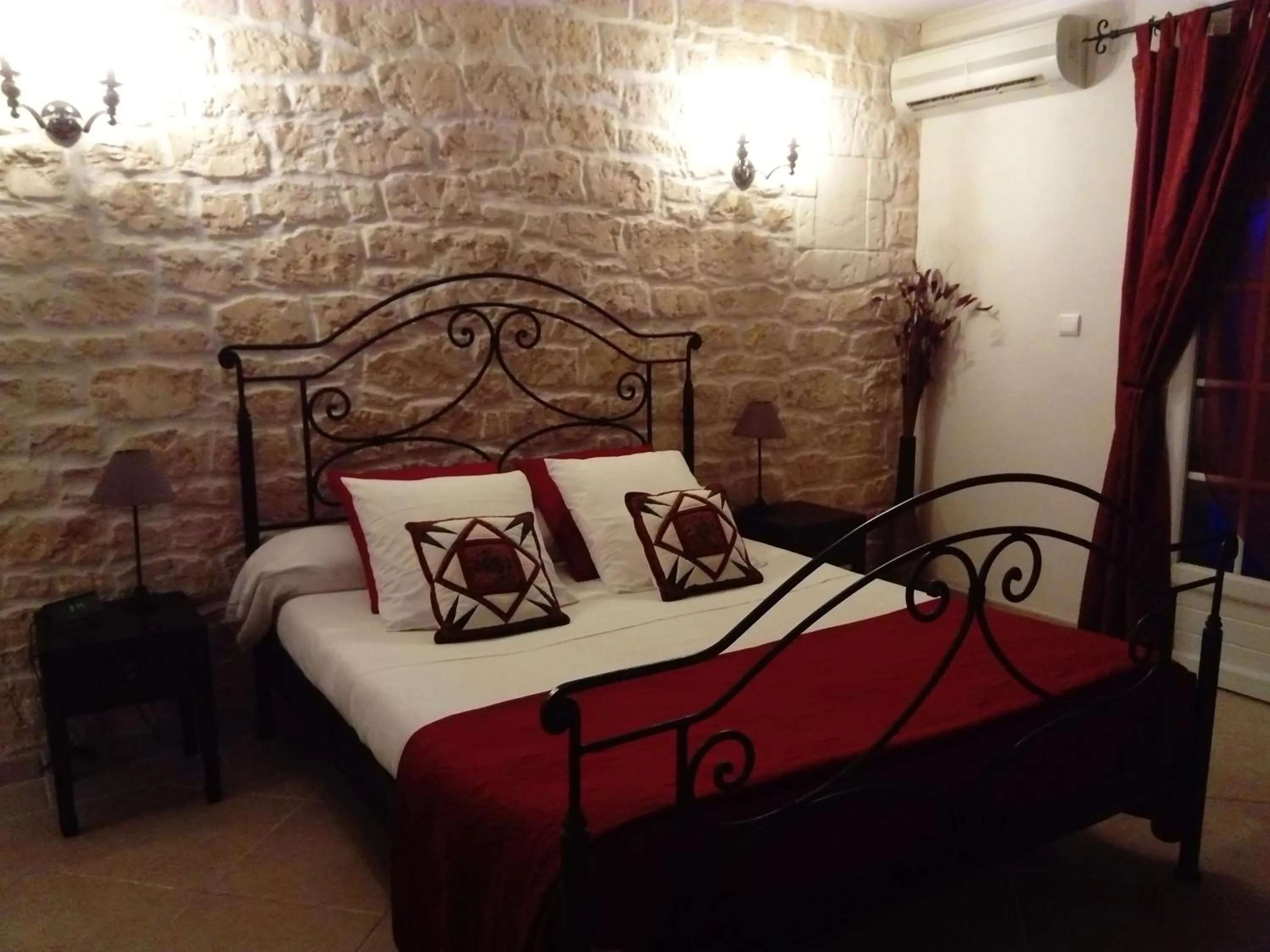 Photo of the whole room, Bed in Chez Isabelle et Guy B&B