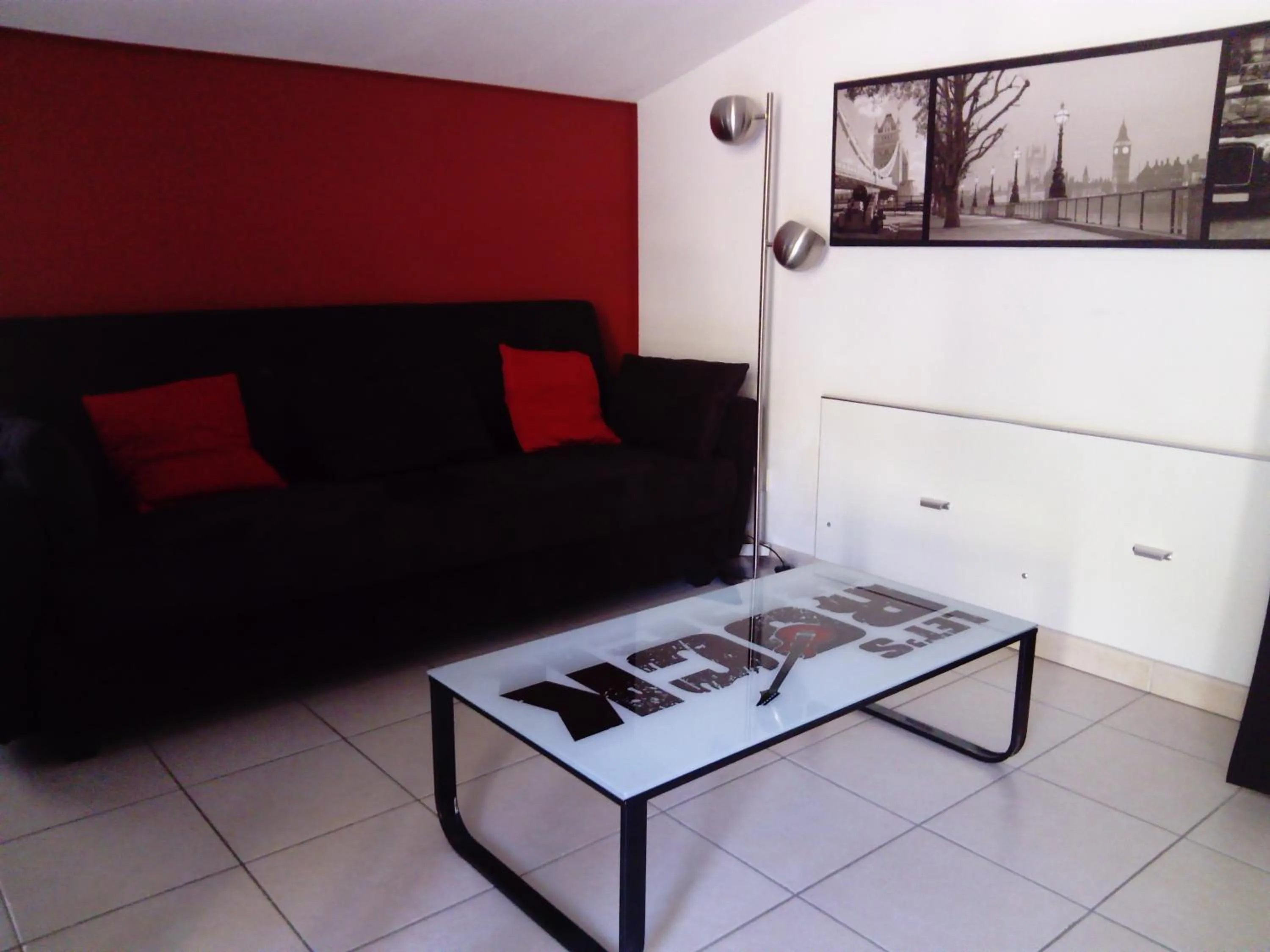 Seating area in Chez Isabelle et Guy B&B