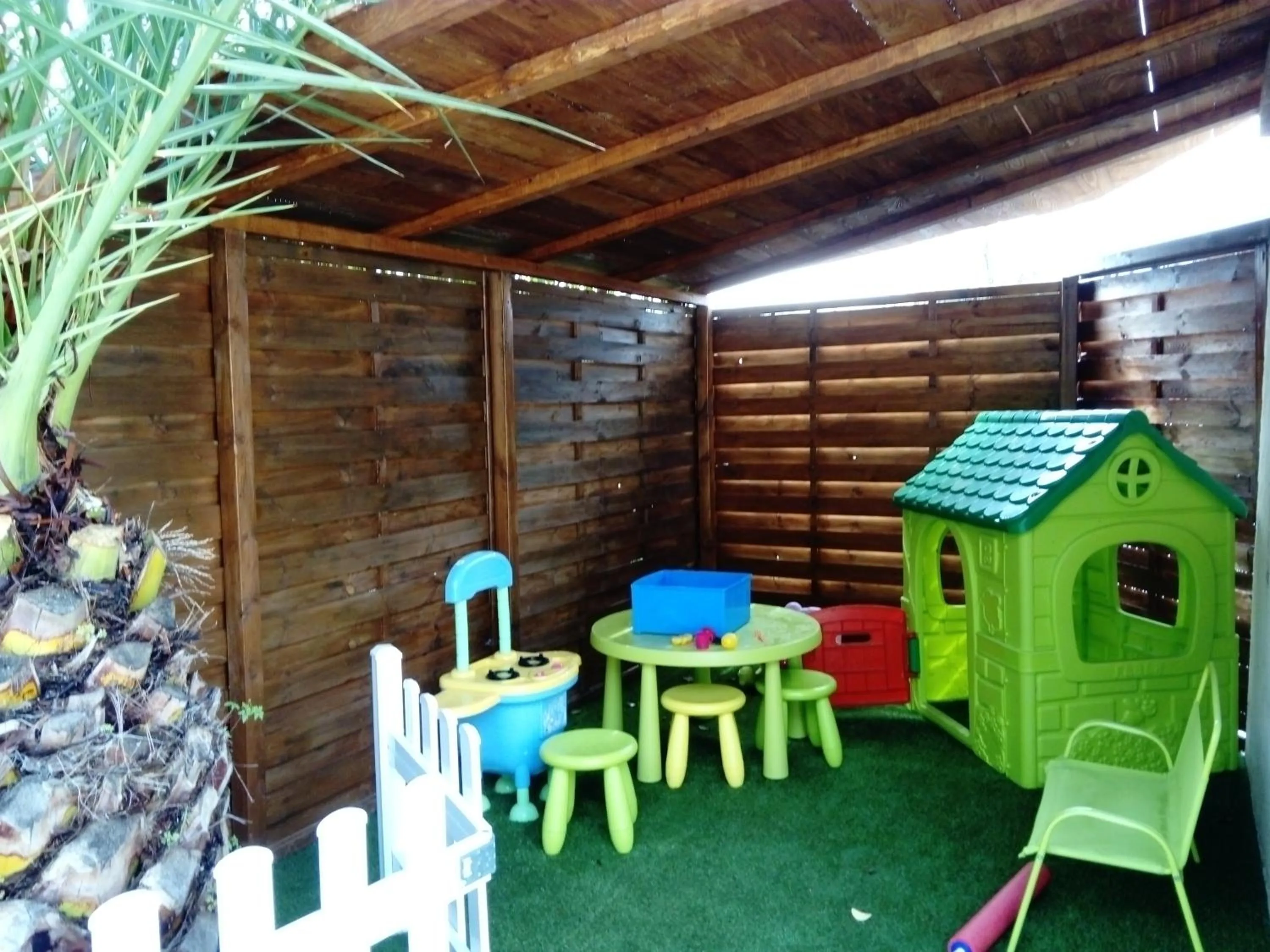 Children play ground in Chez Isabelle et Guy B&B