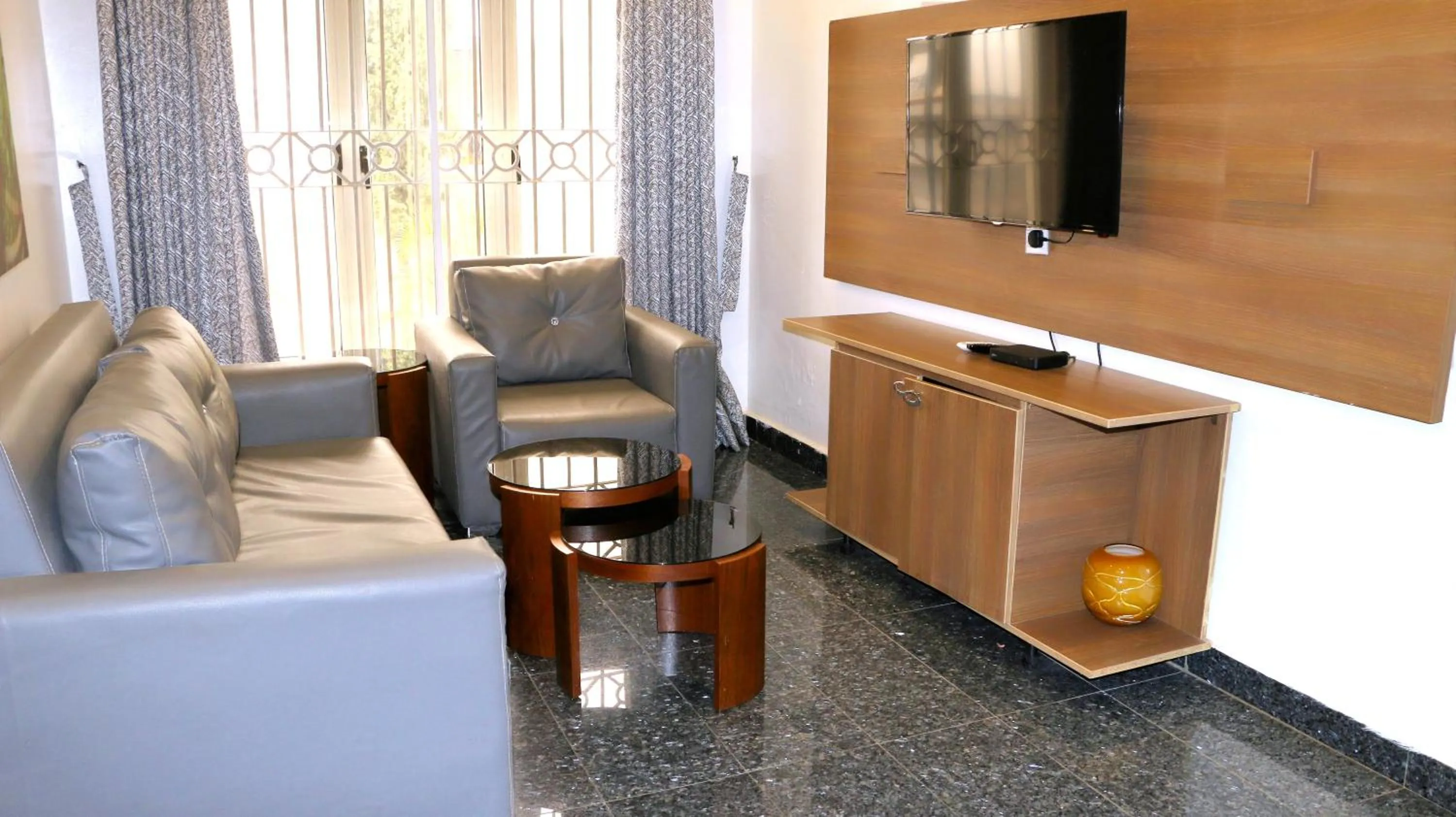 TV and multimedia in Nisa Wellness Retreat