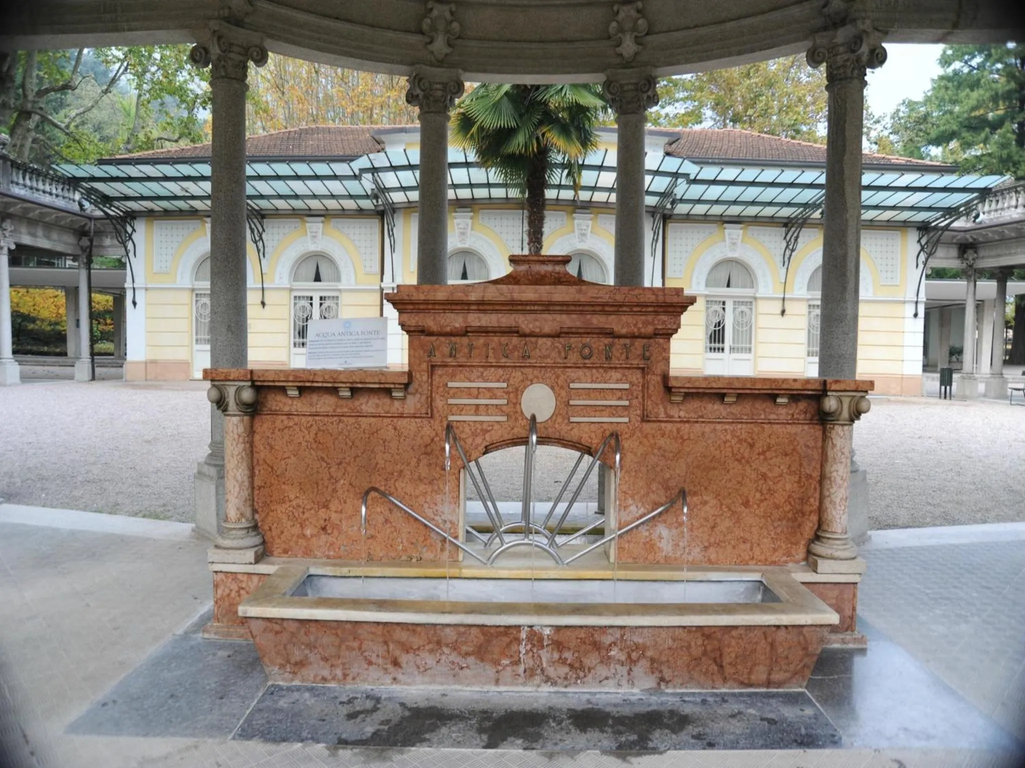 Decorative detail in Albergo Milano