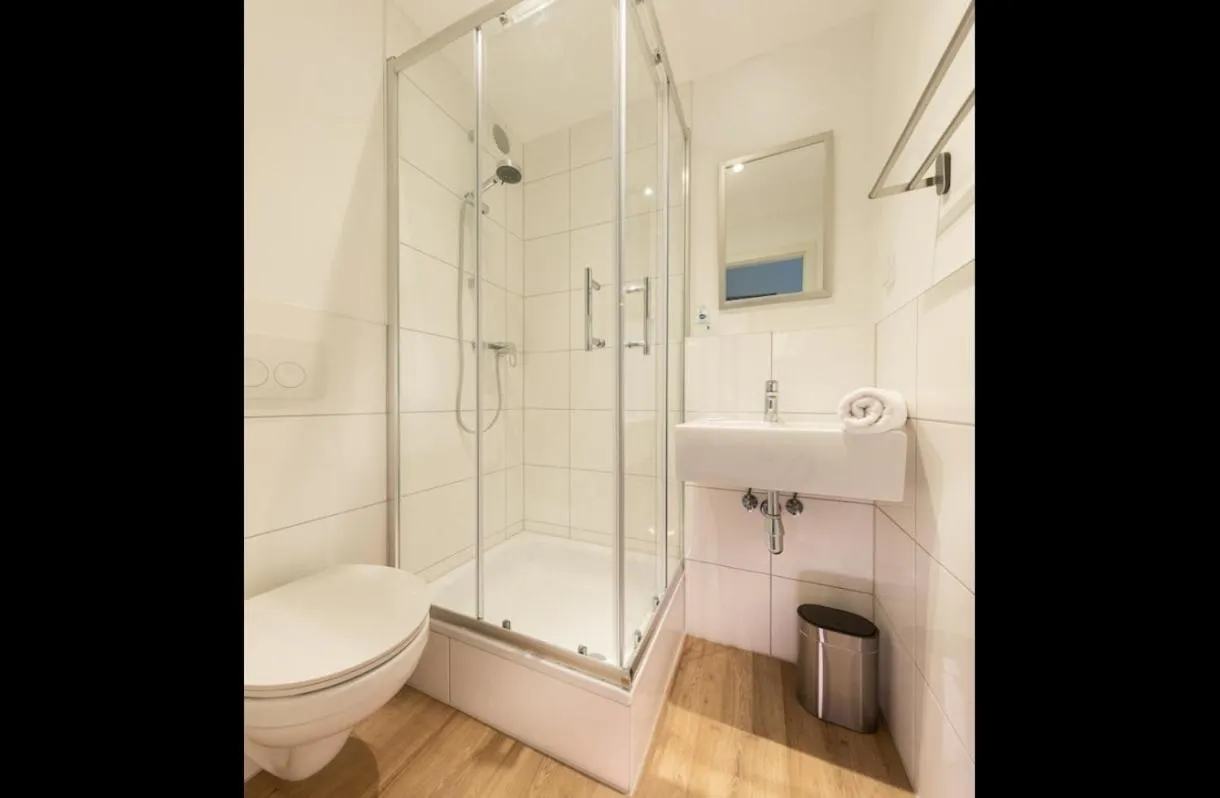 Bathroom in T3 Budget Berlin Hennigsdorf