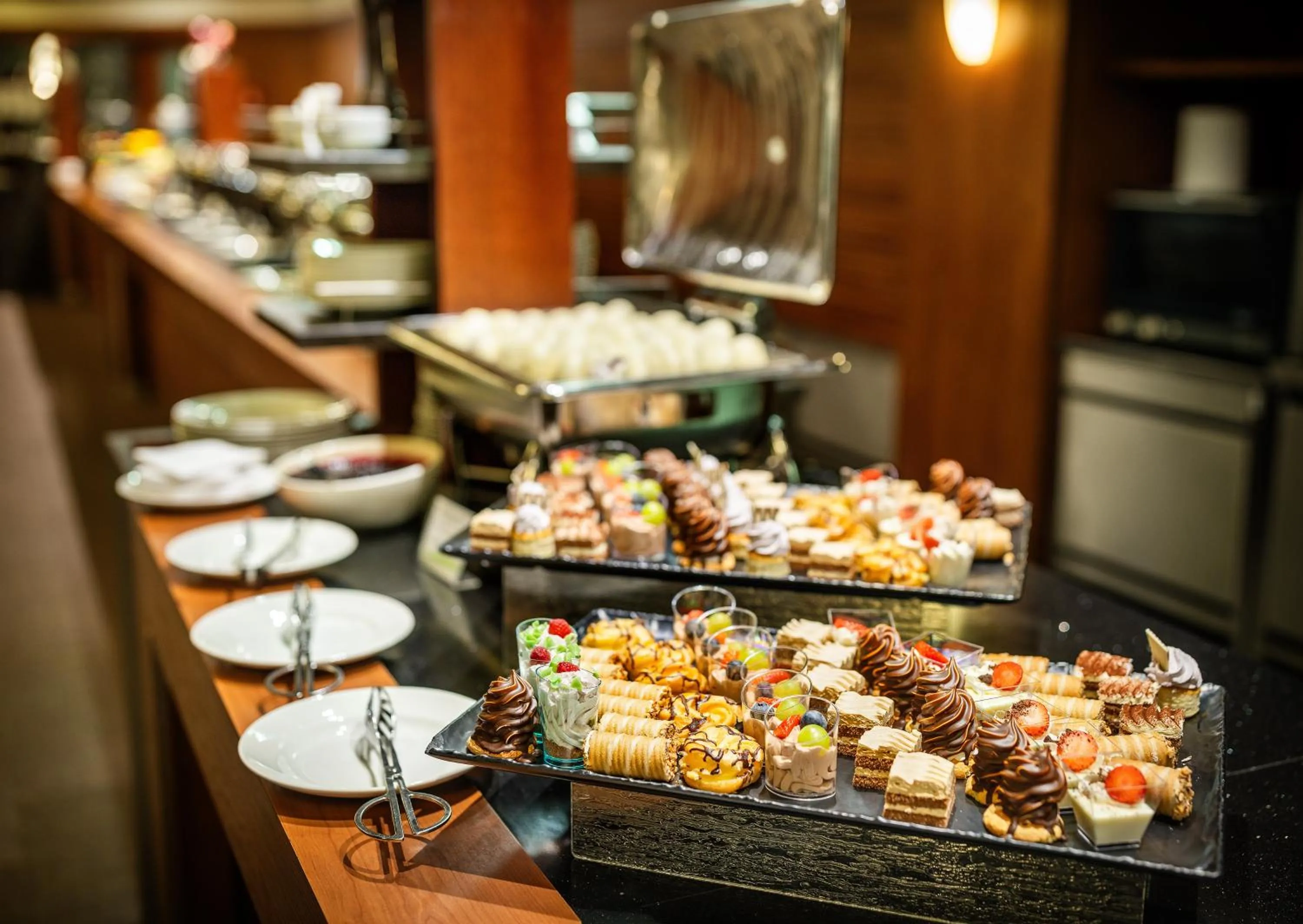 Restaurant/places to eat in Harmony Hotel