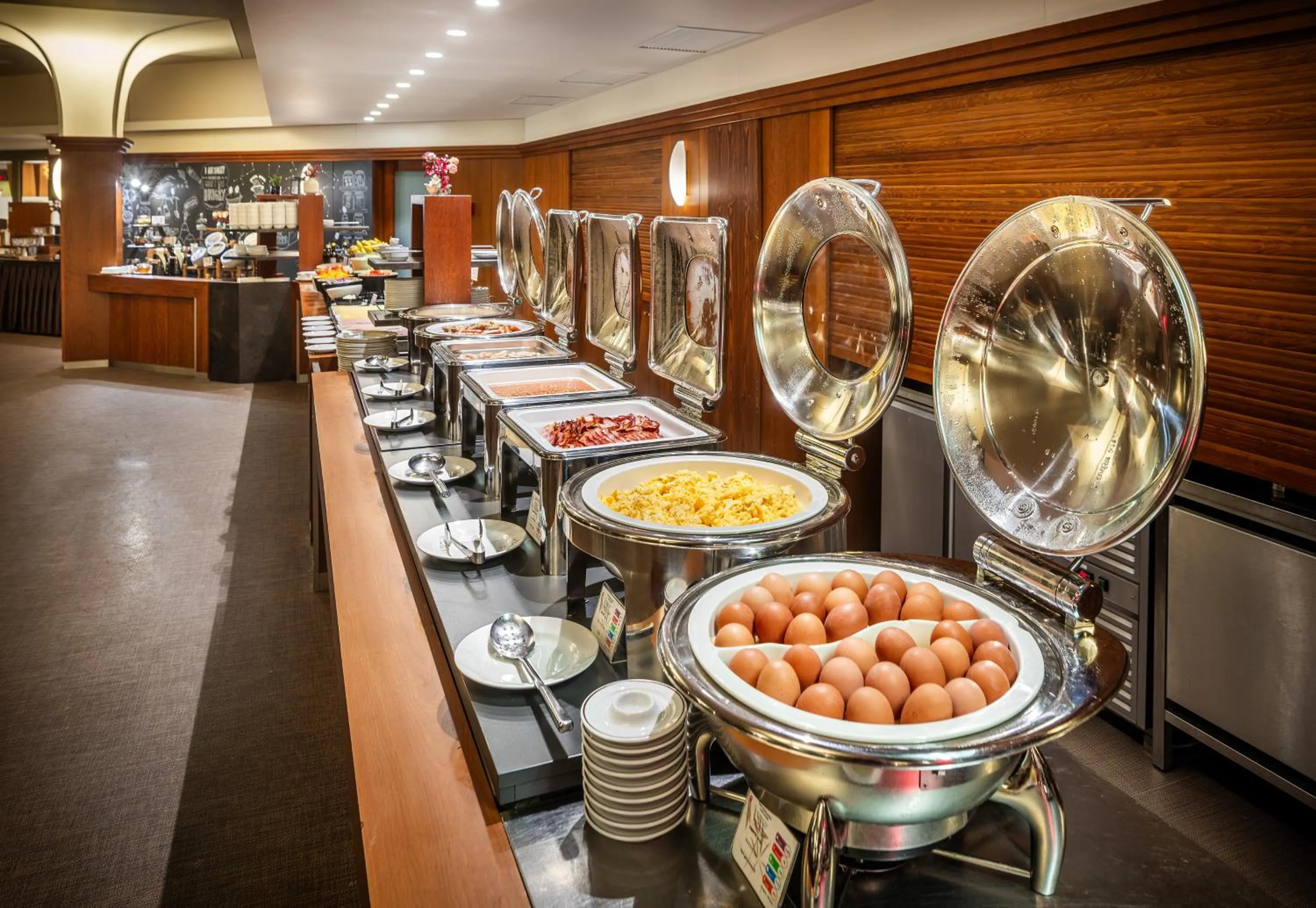 Restaurant/places to eat in Harmony Hotel