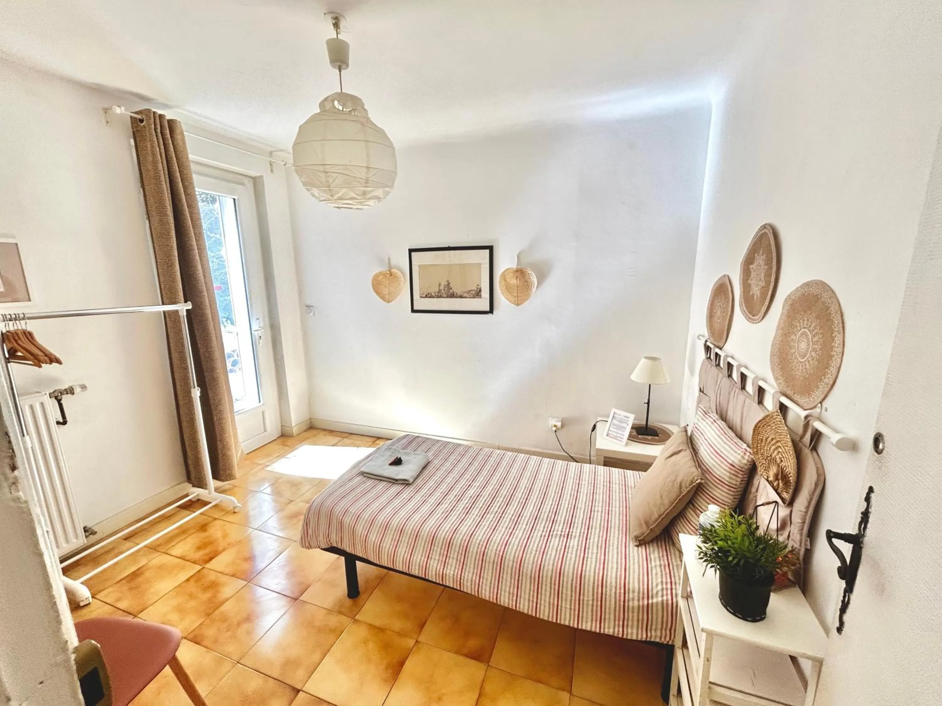 Bed in Chambres d'hôtes Avignon