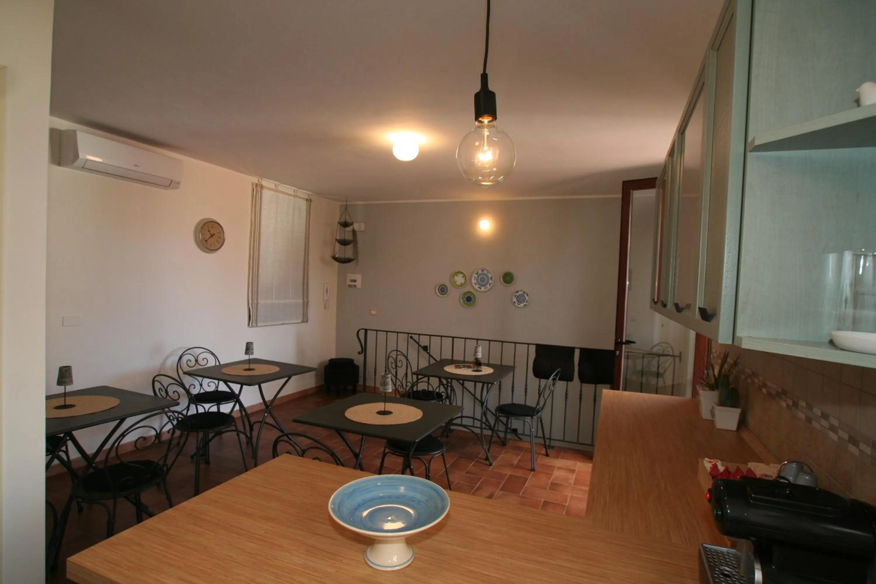 Restaurant/places to eat in Casa Levante