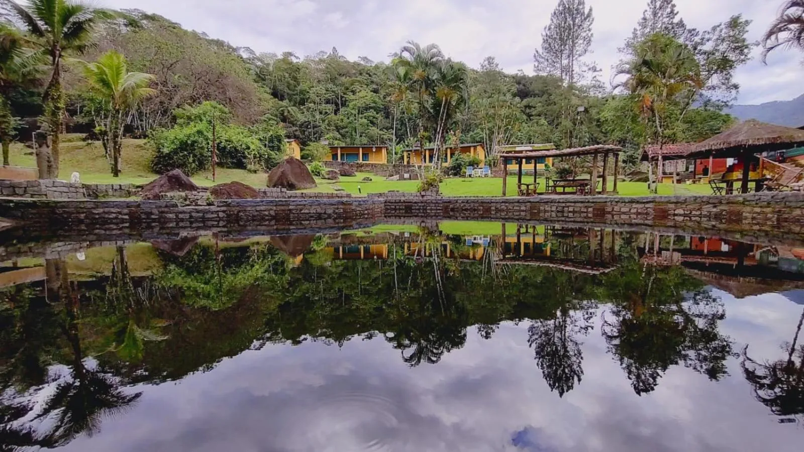 Swimming pool in Pousada Ananda Parivara