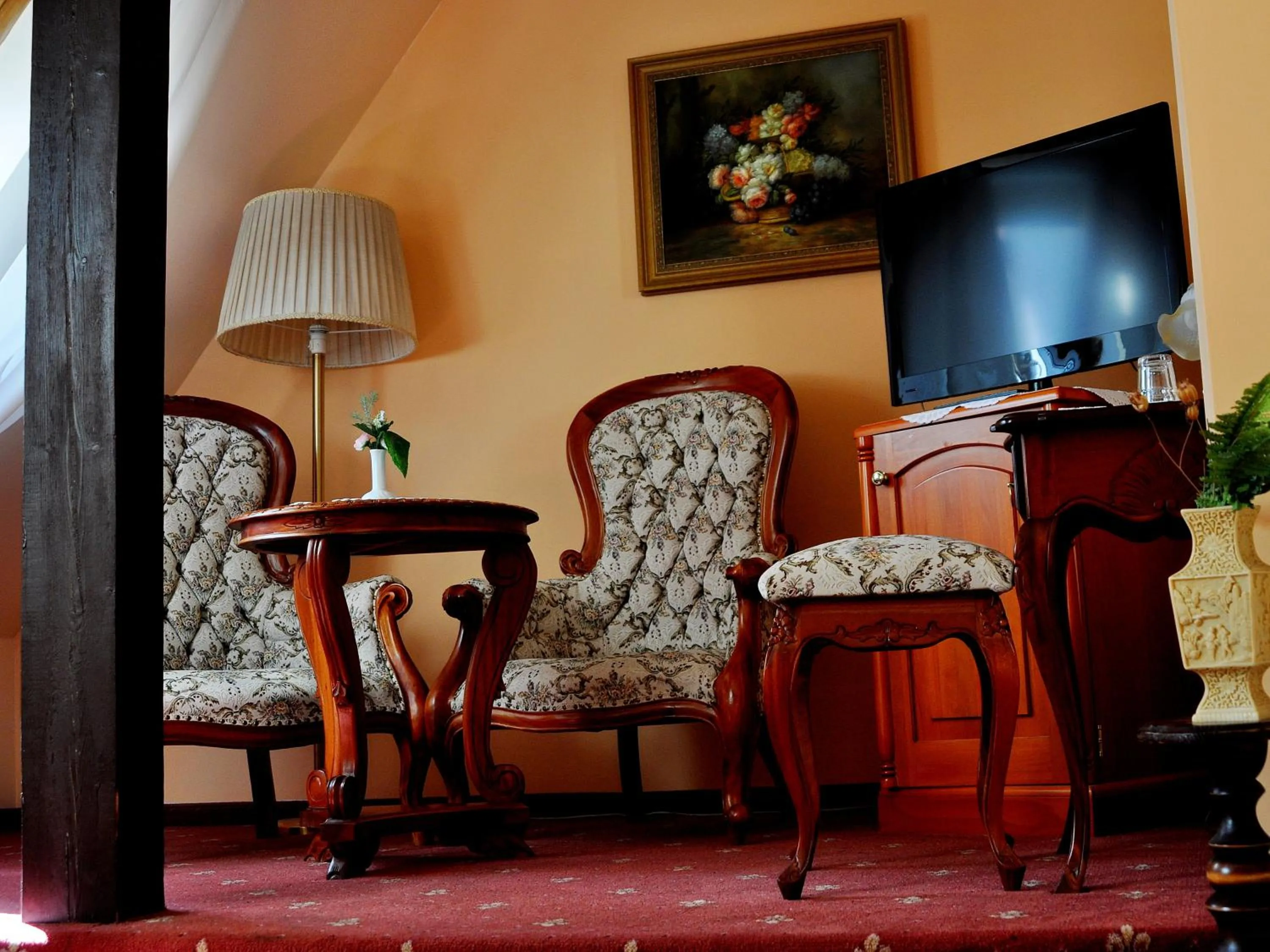 TV and multimedia in Hotel Opera