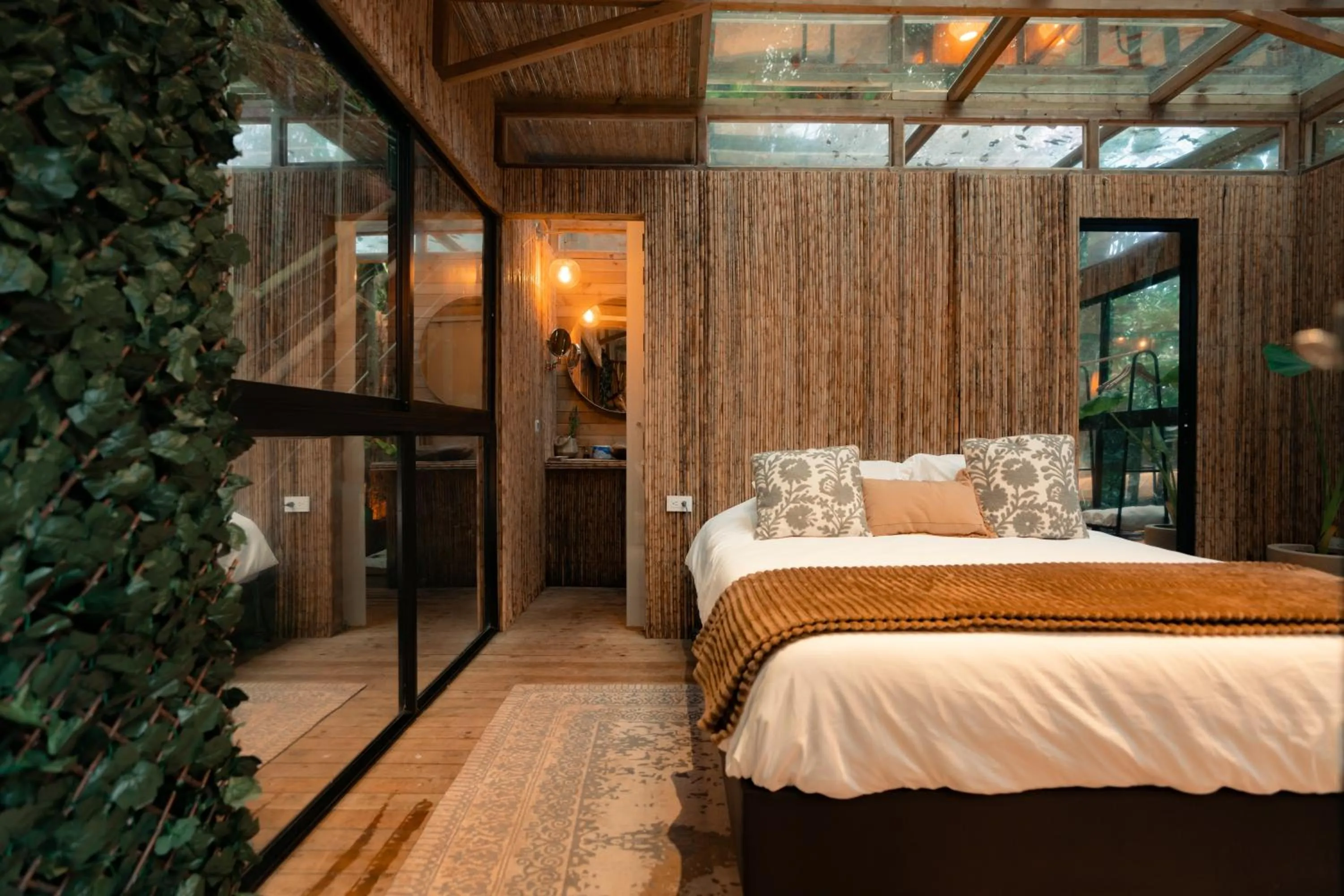 Bed in BubbleSky Glamping Guatapé