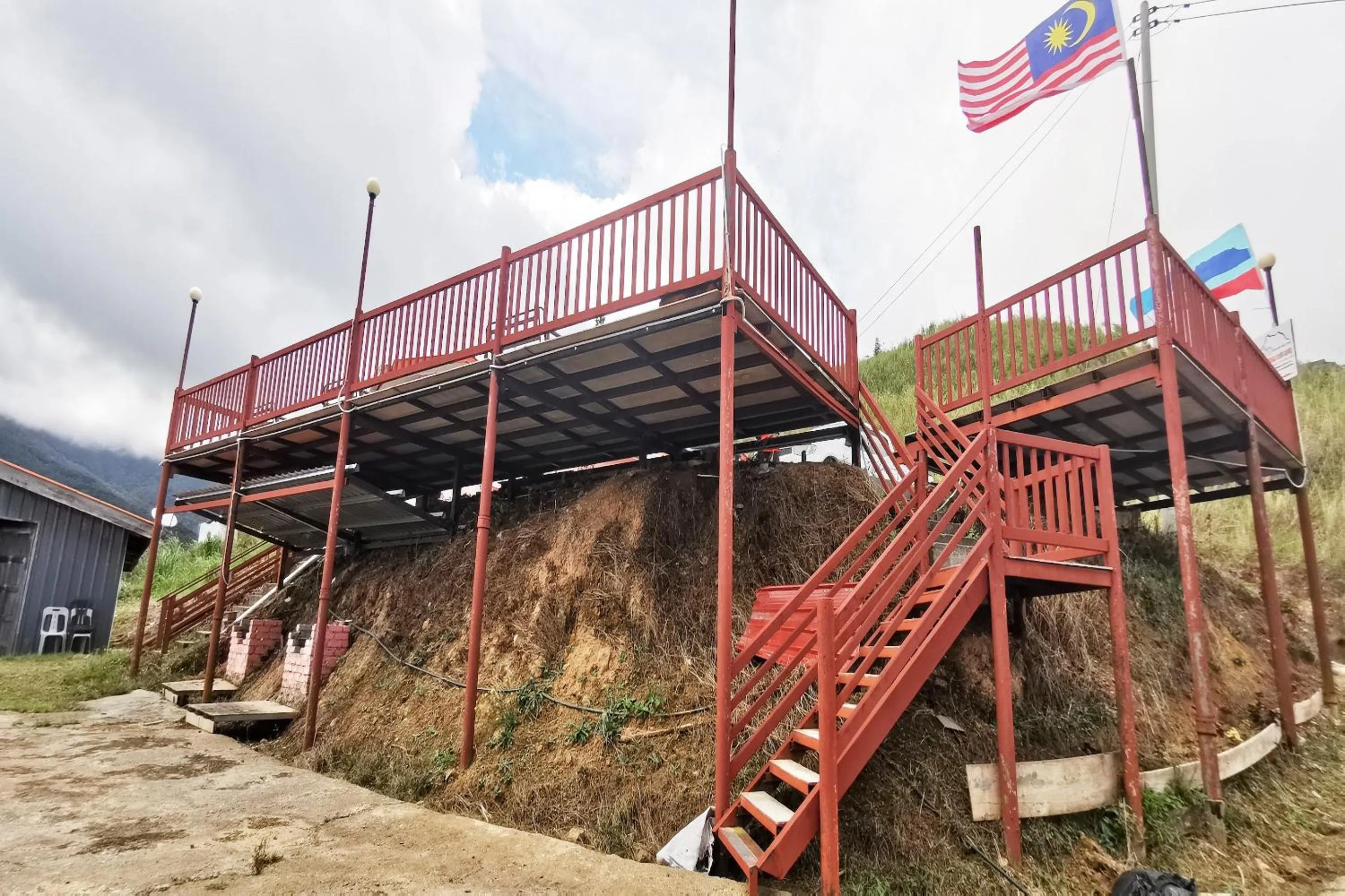 Facade/entrance in Hotel O Sosodikon Inap Desa