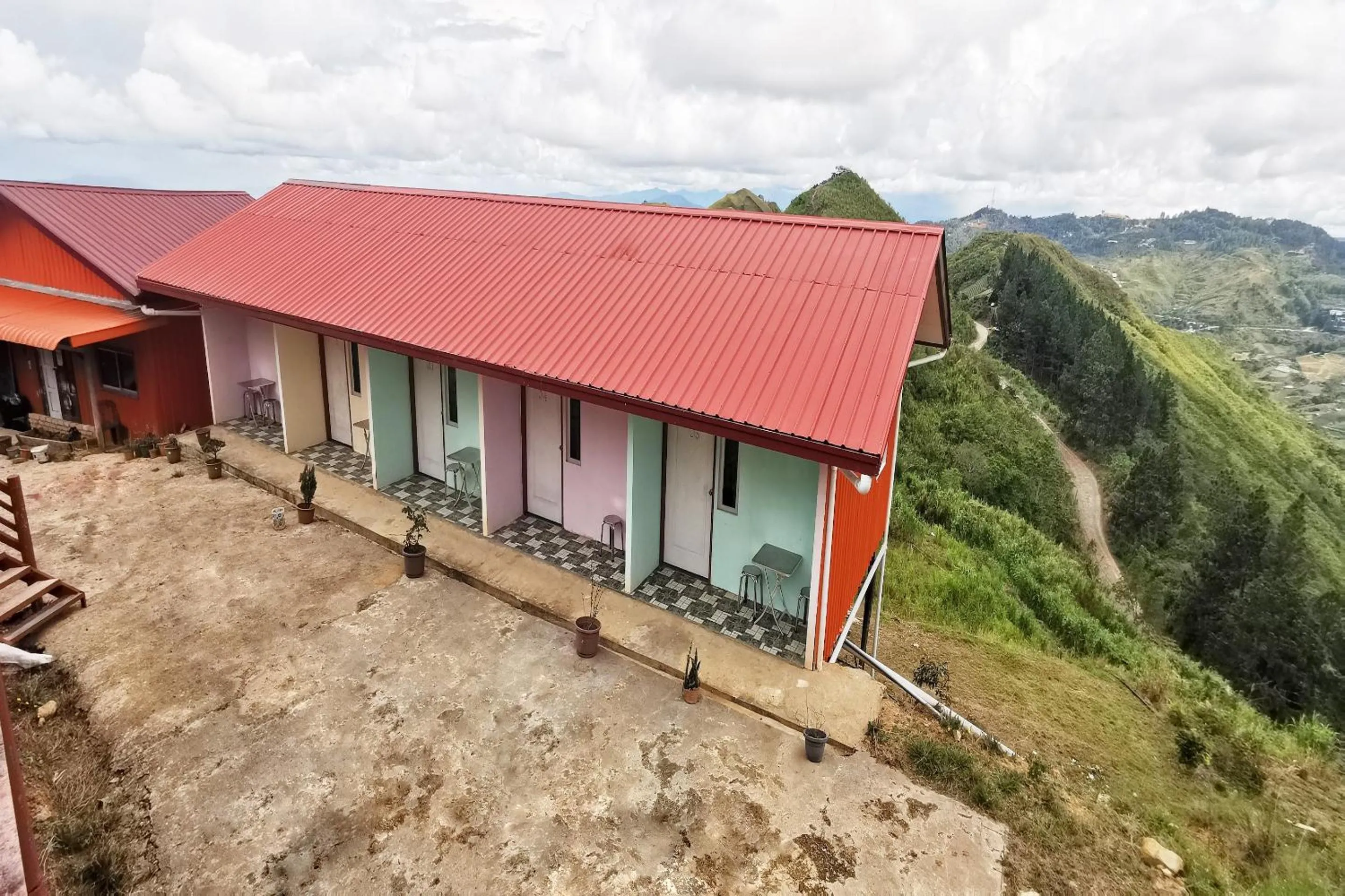 Facade/entrance in Hotel O Sosodikon Inap Desa