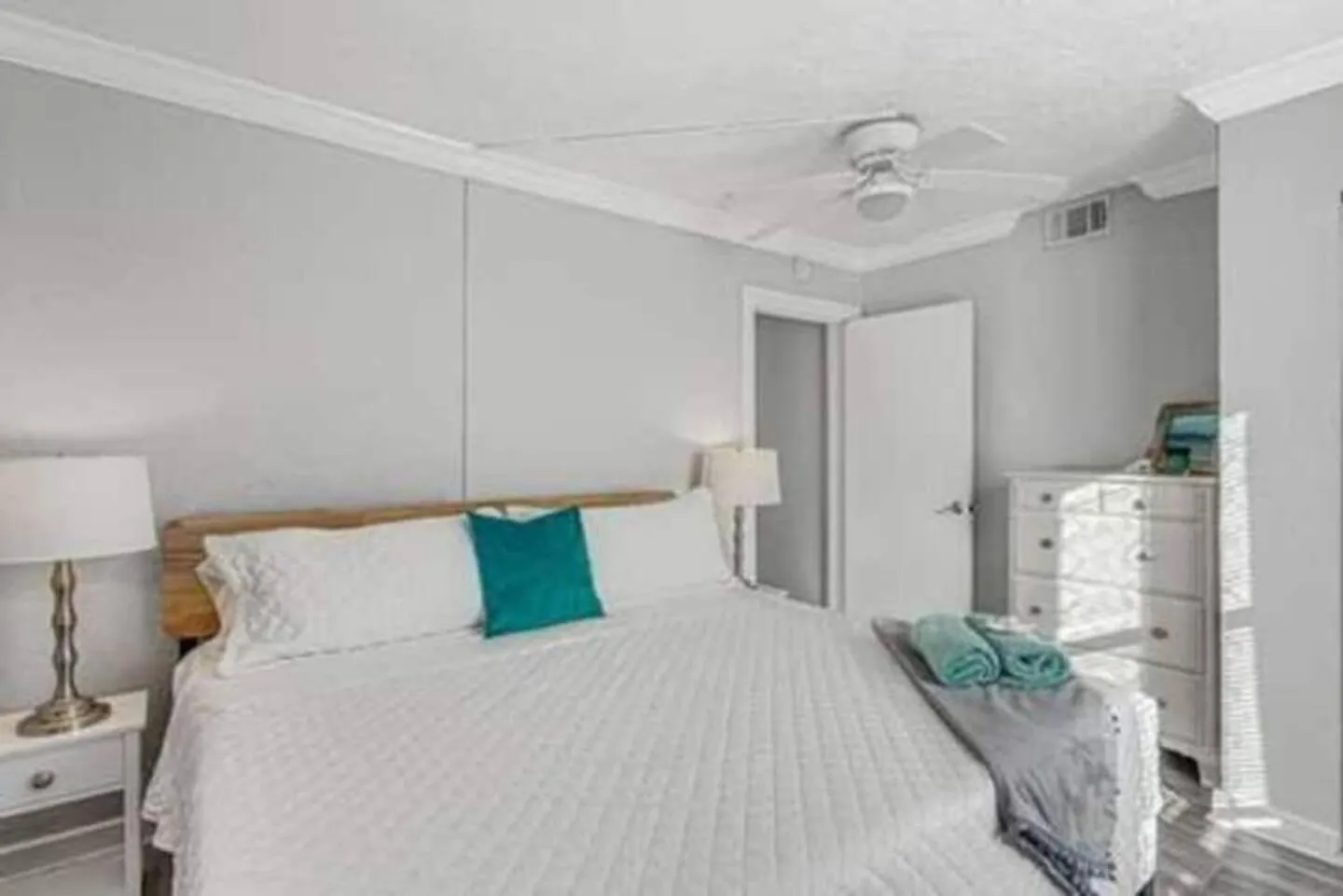 Bed in Olive Apart Unit 1 By Pmi