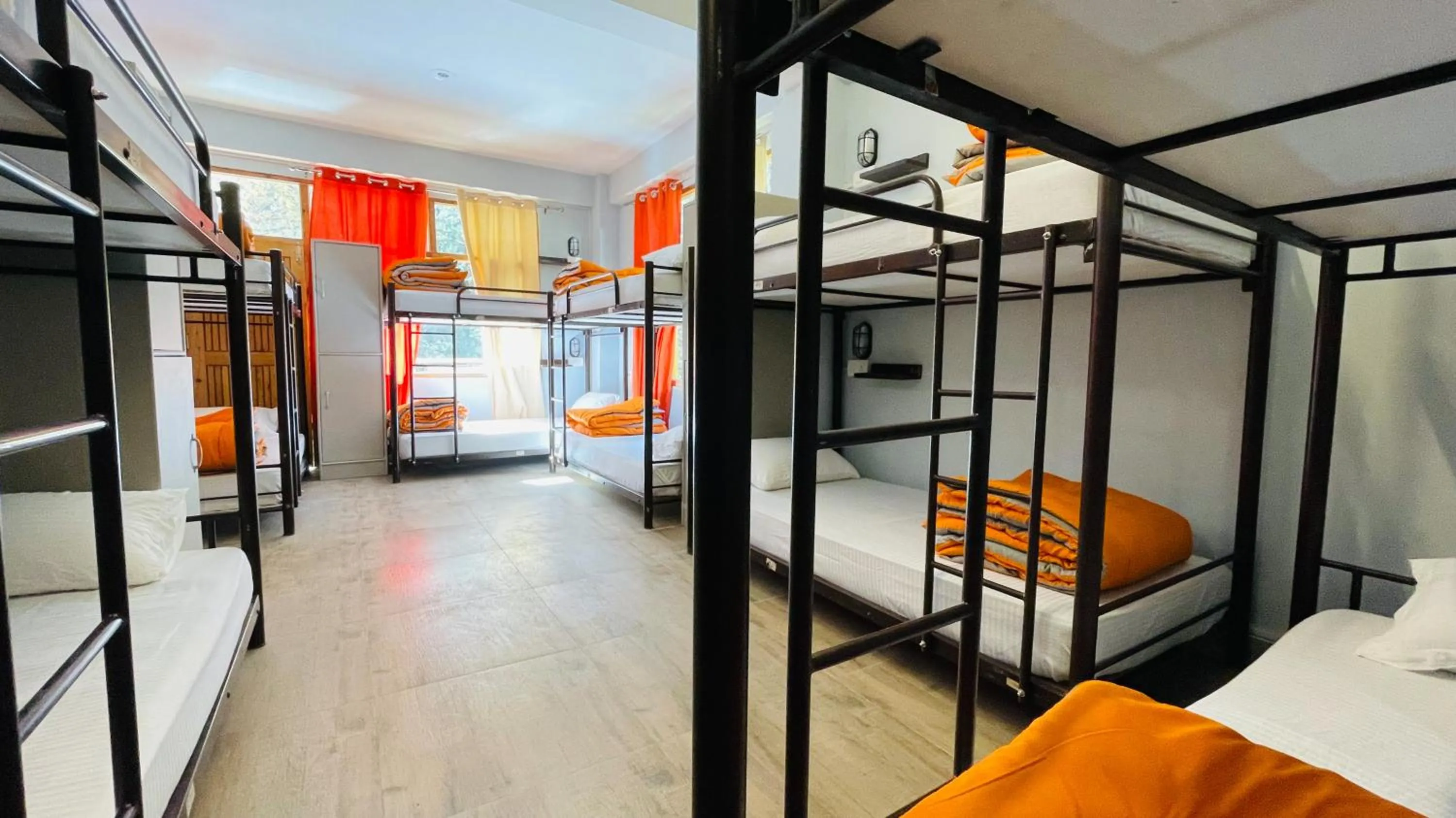 Bed in Madpackers Jibhi - Of Streamsides & Waterfalls