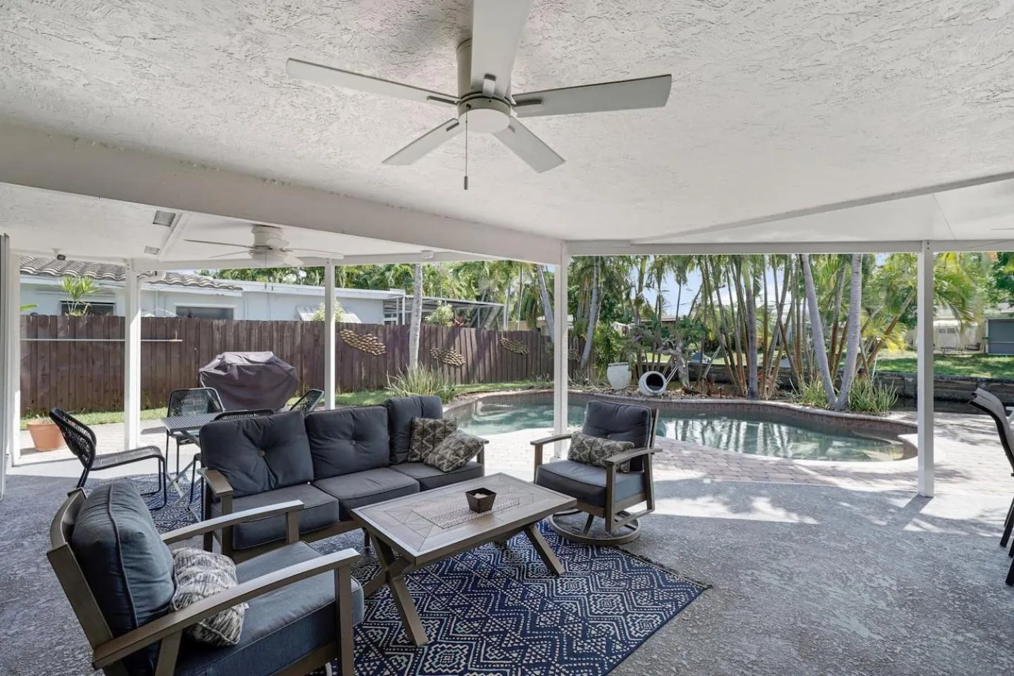 Home wpool by PMI OP Canal