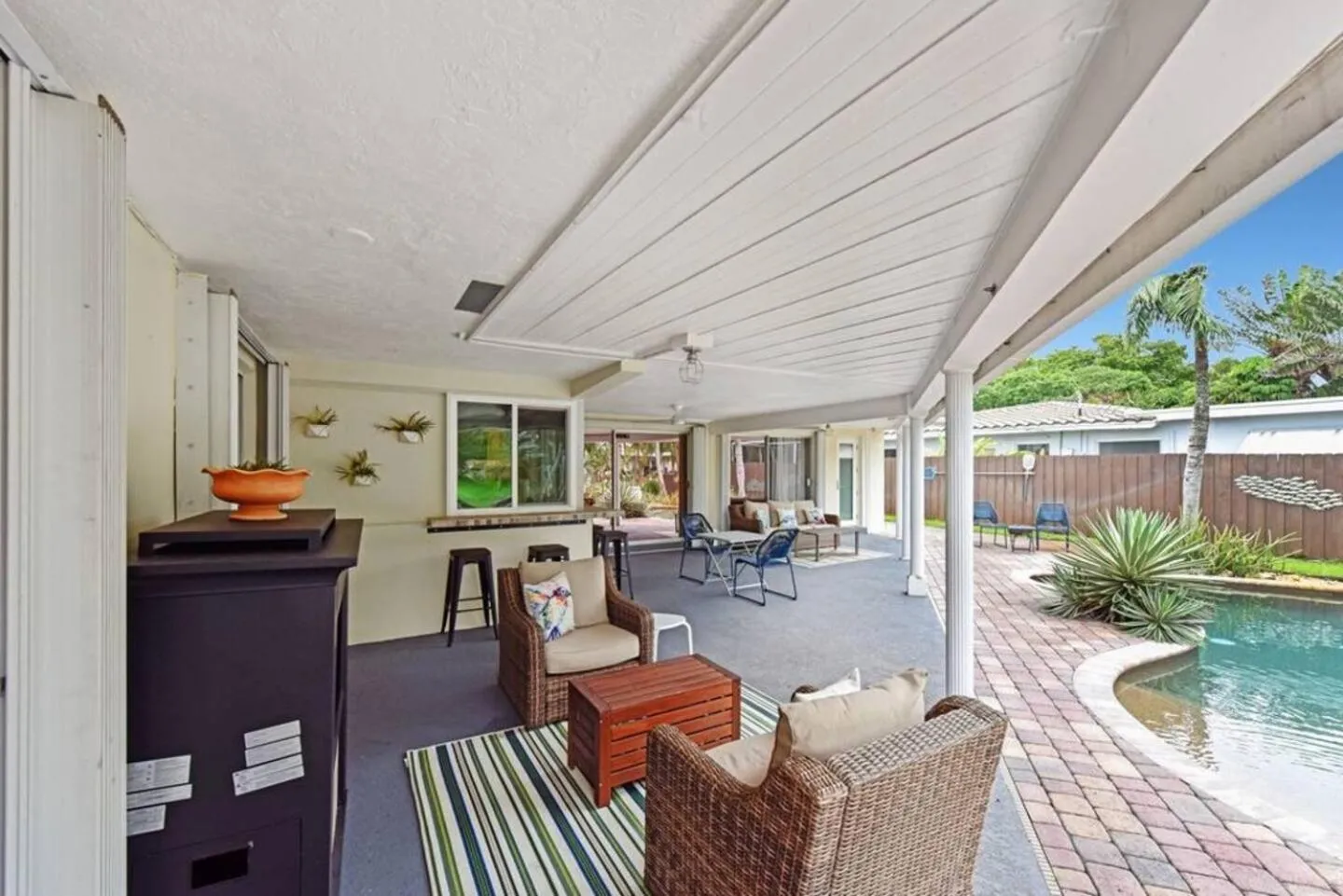 Home wpool by PMI OP Canal
