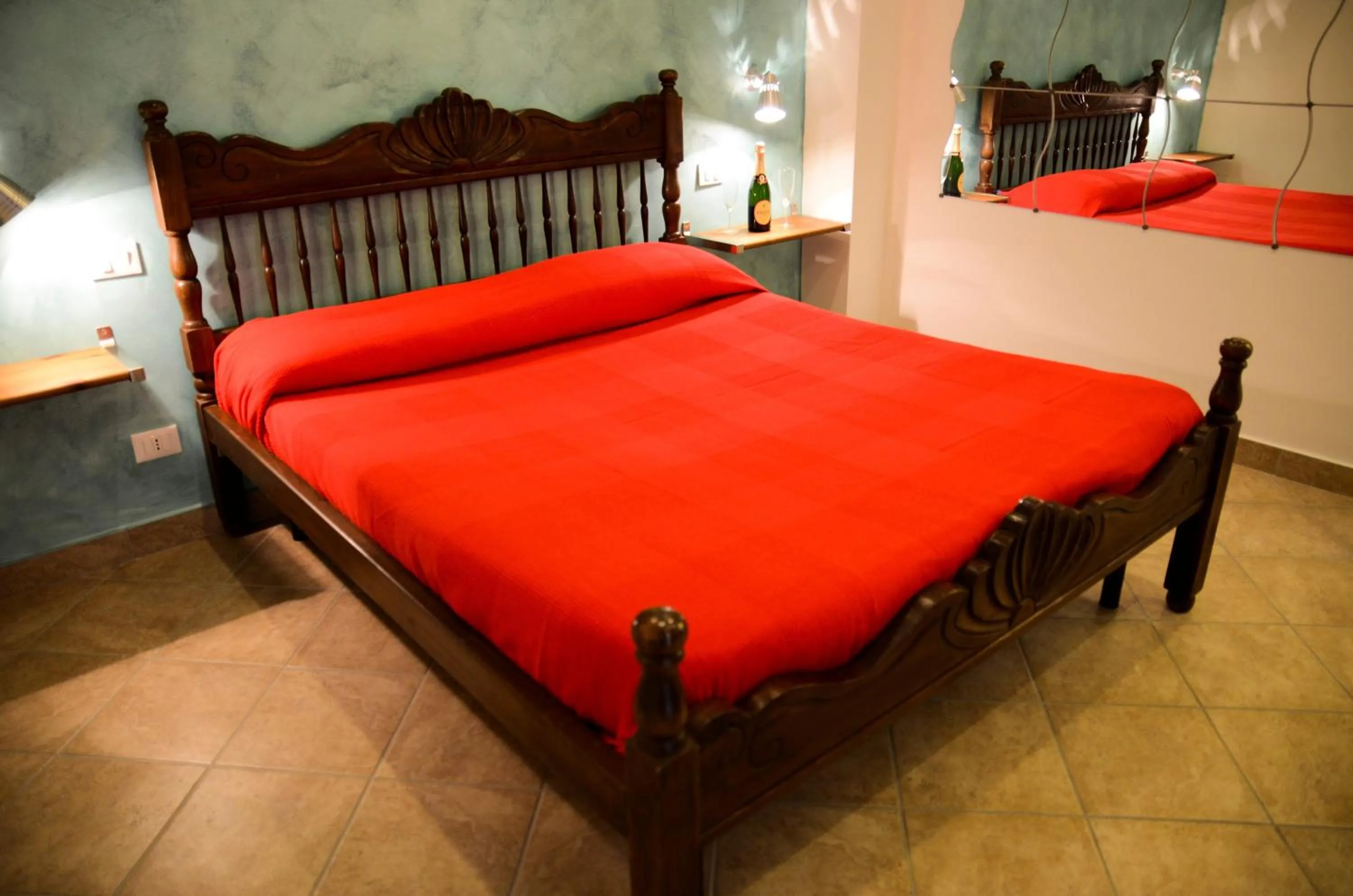 Photo of the whole room, Bed in Le Suite Bracciano