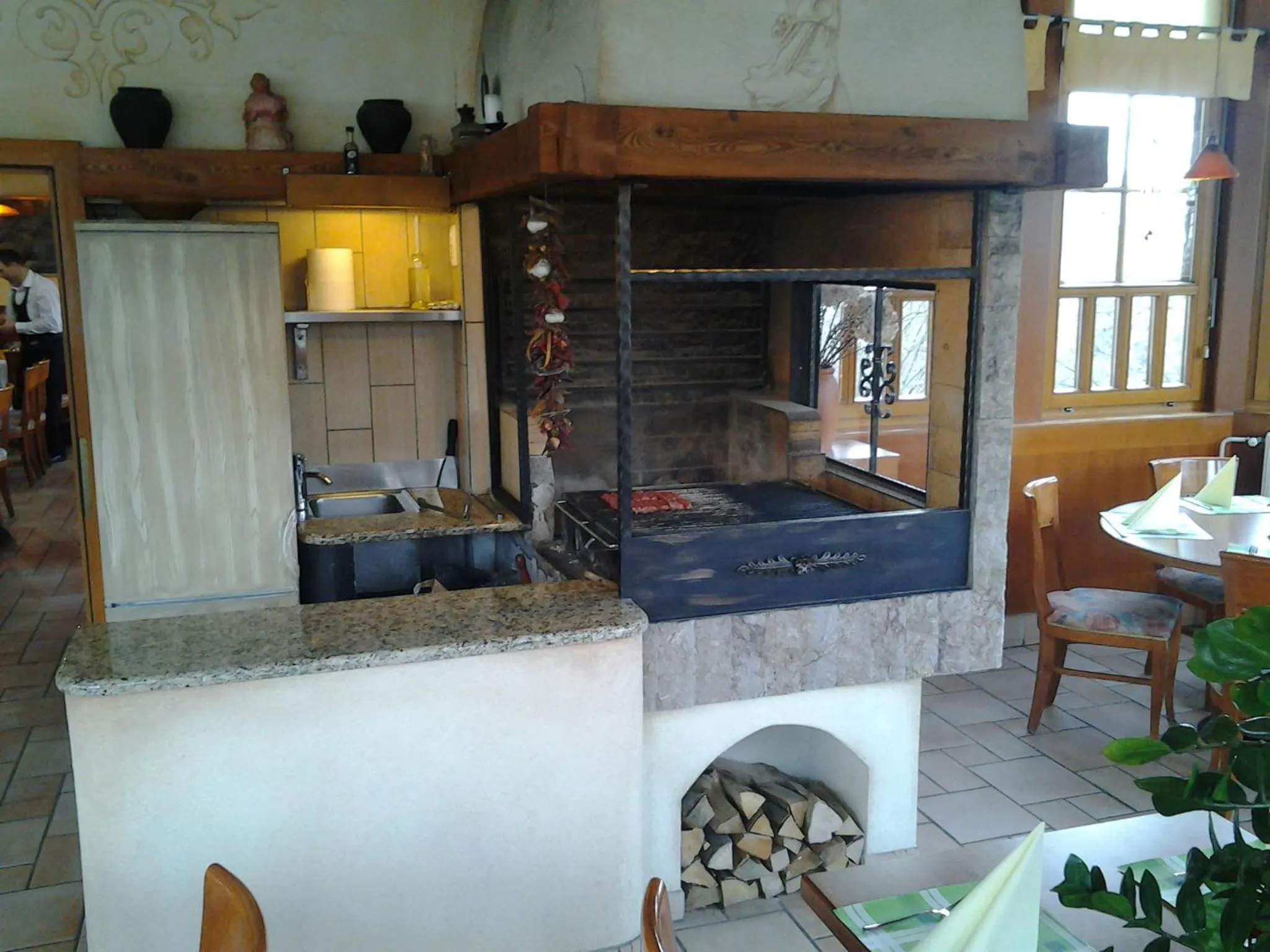 Restaurant/places to eat in Guest House Arvaj