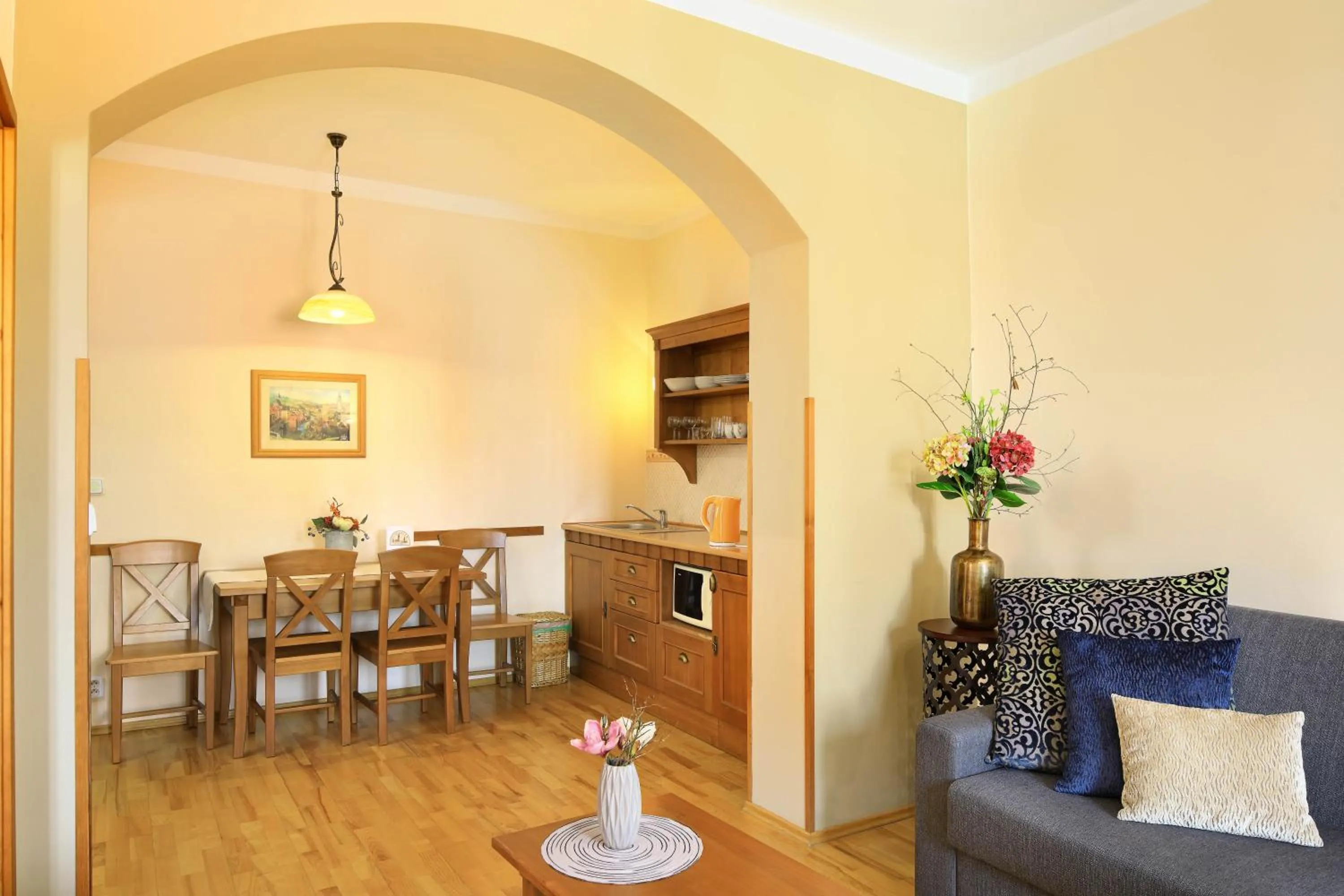 Dining area in Castle View Apartments