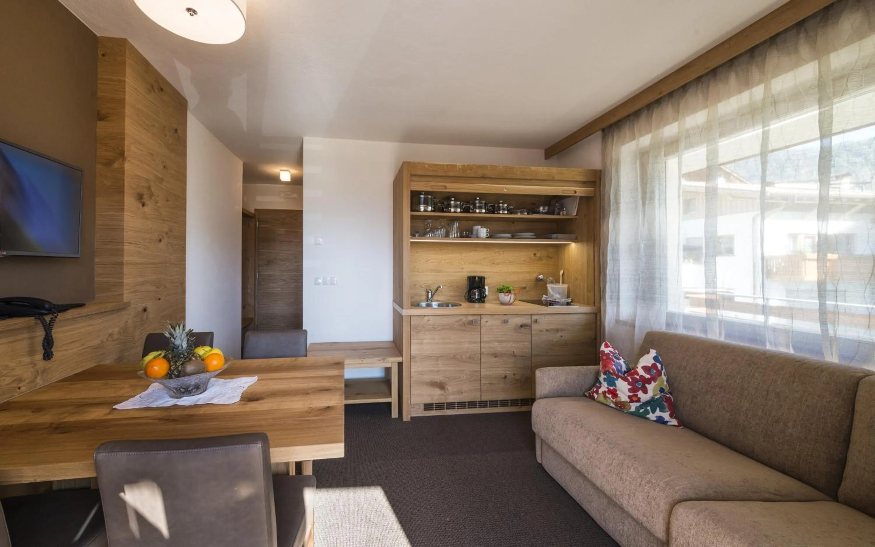 Kitchen or kitchenette in mittendorf klimaresidence