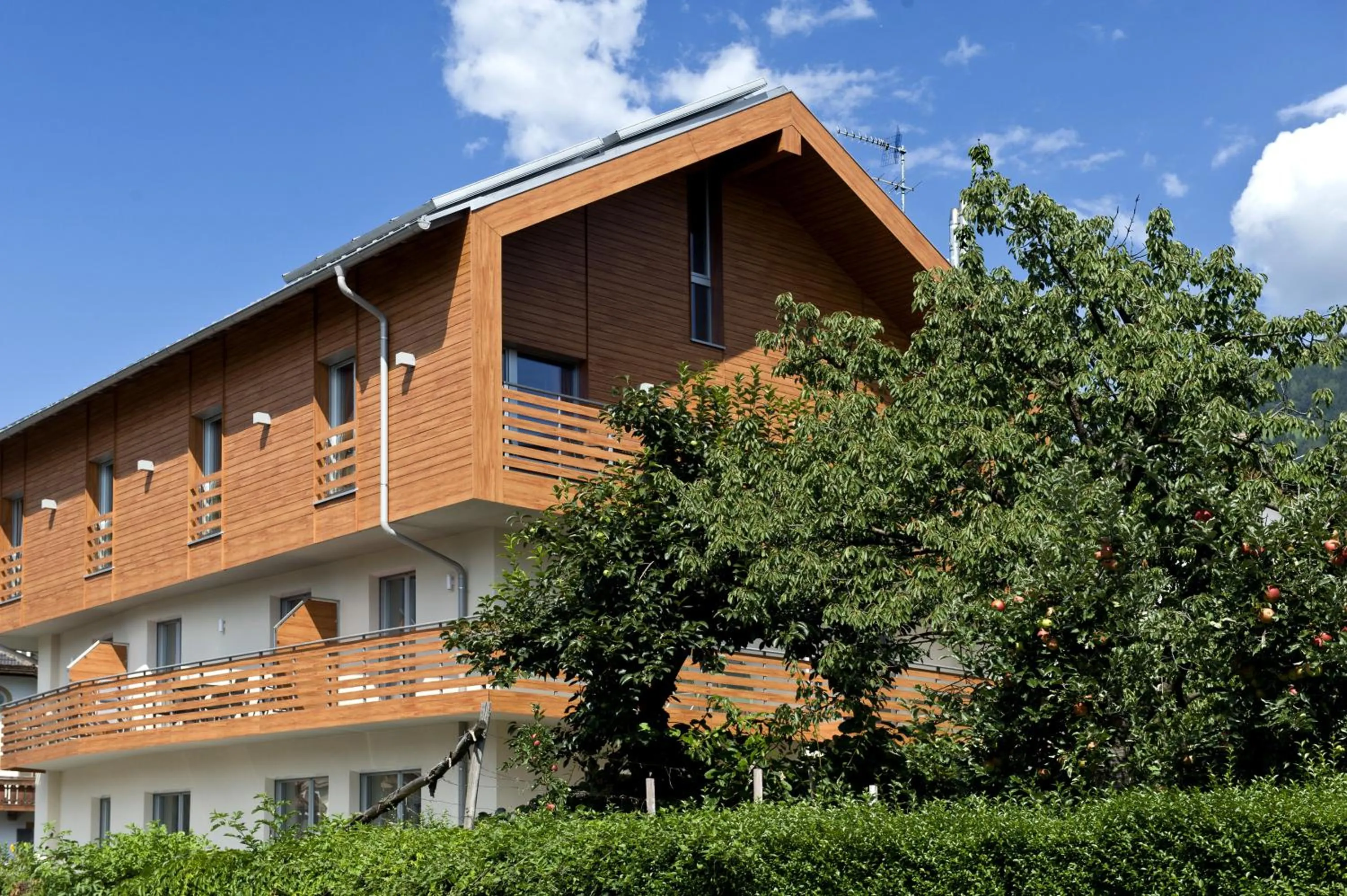 Facade/entrance in mittendorf klimaresidence
