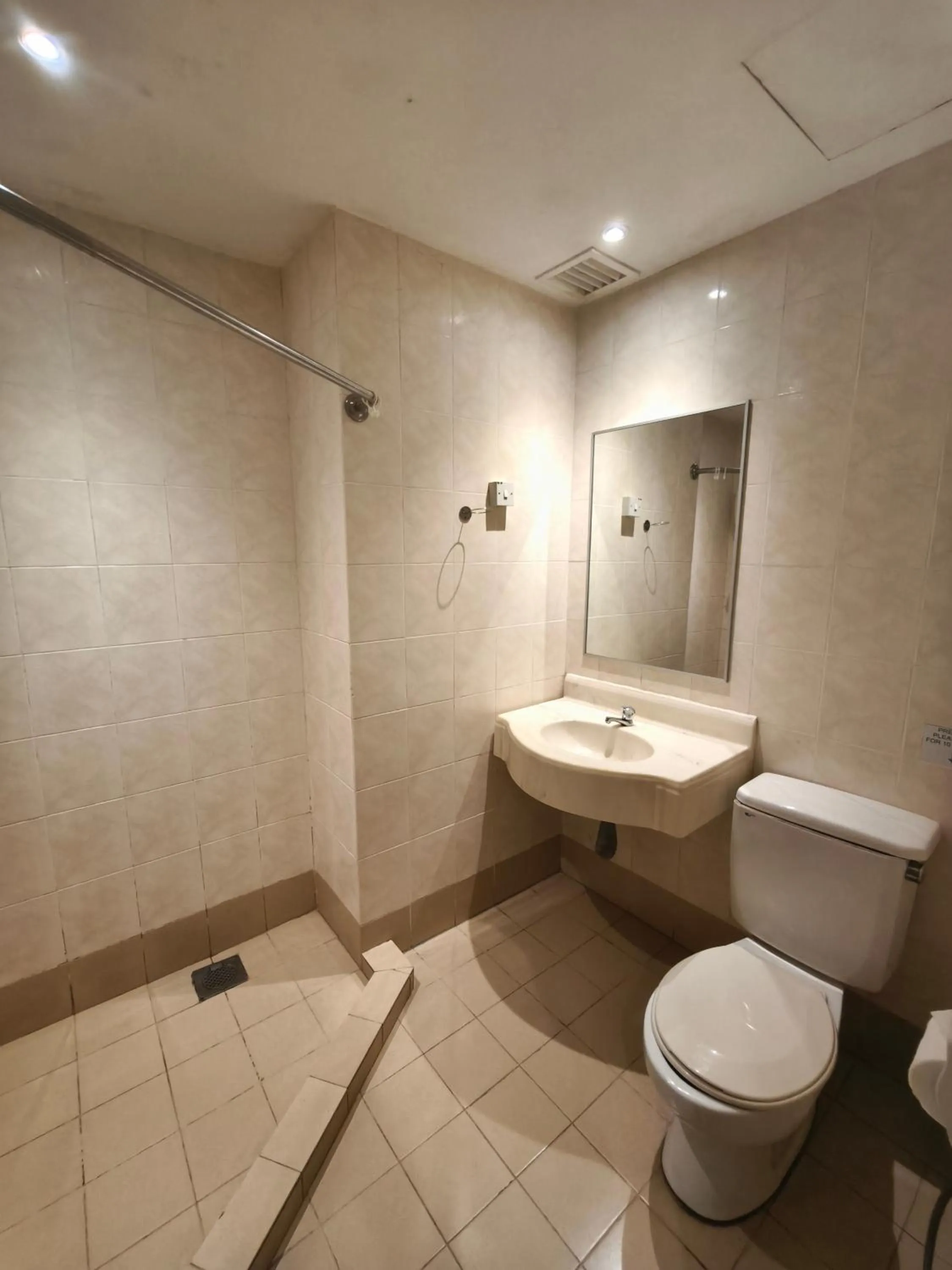 Bathroom in Alamis City Kuala Lumpur - Formerly EDC Hotel Kuala Lumpur