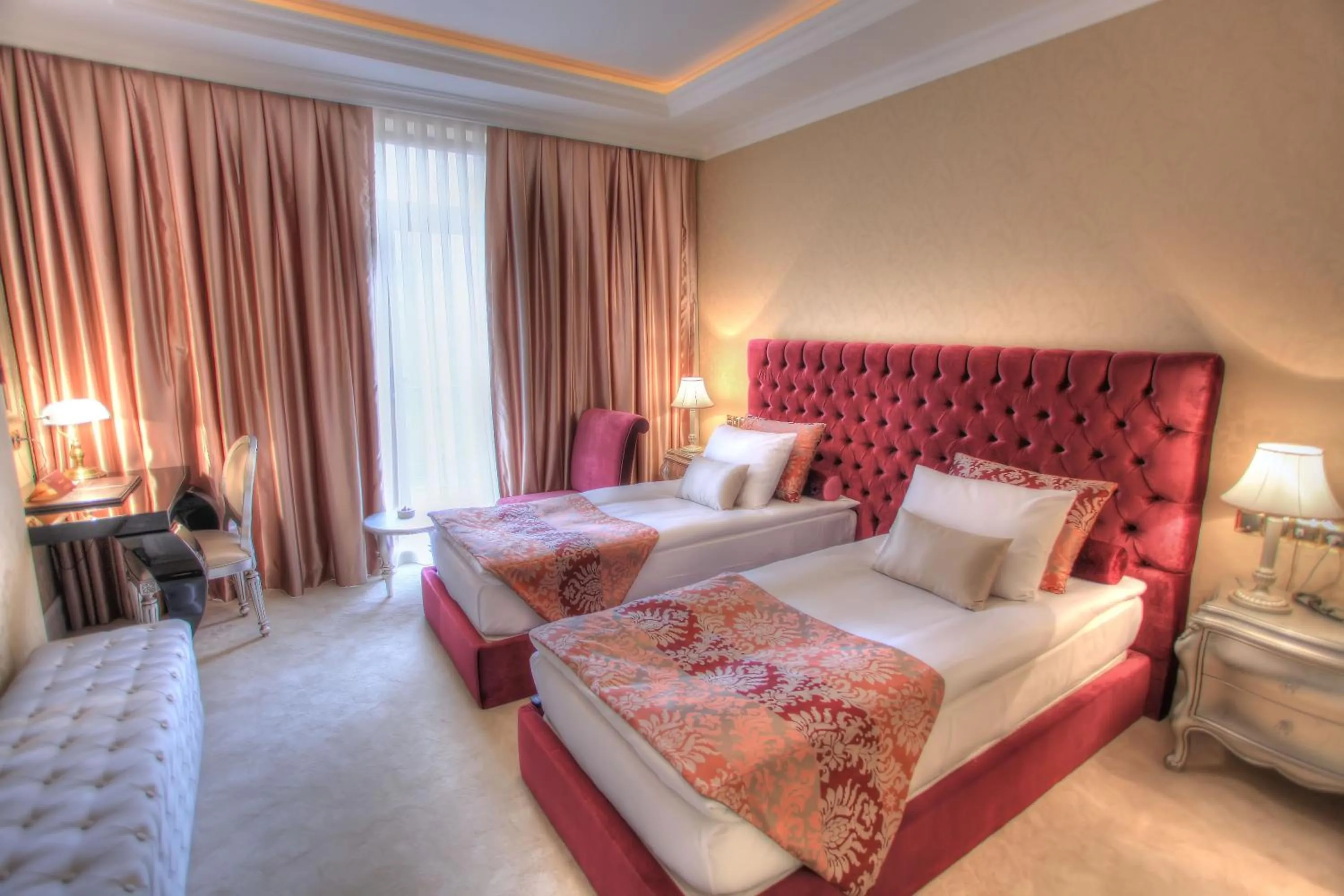 Bedroom, Bed in Lake Palace Baku