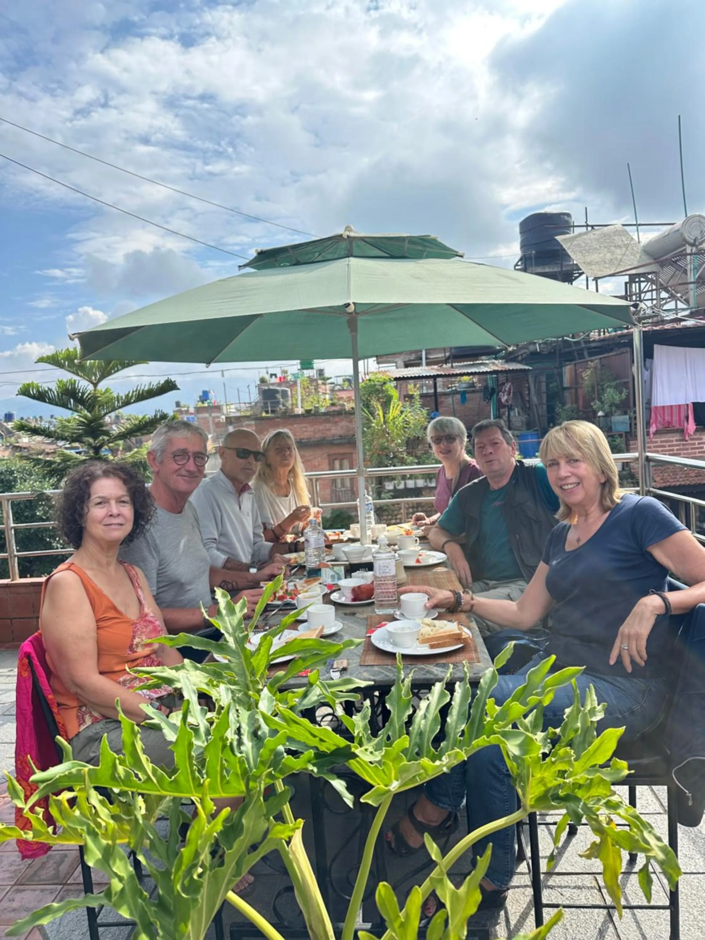 Restaurant/places to eat in Hotel vintage Home