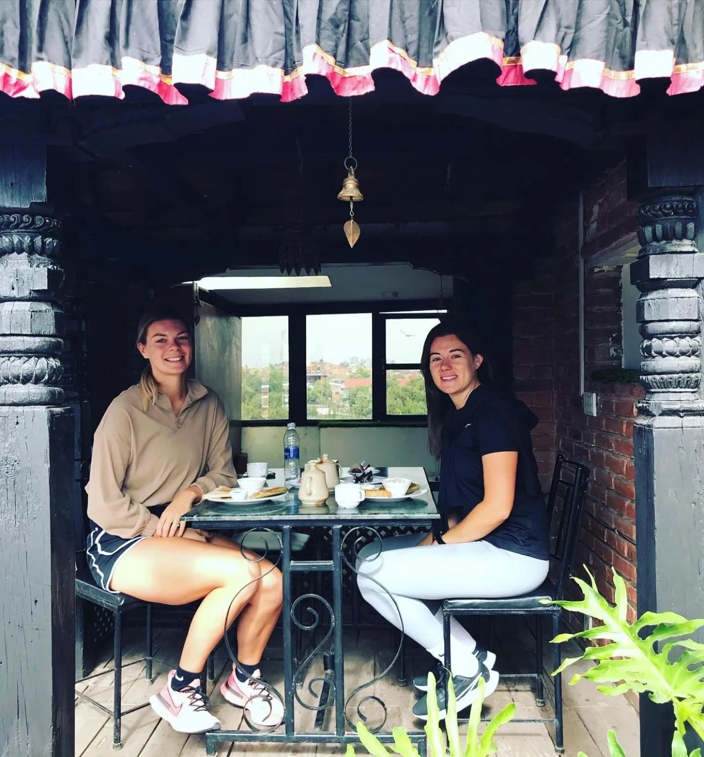 Restaurant/places to eat in Hotel vintage Home