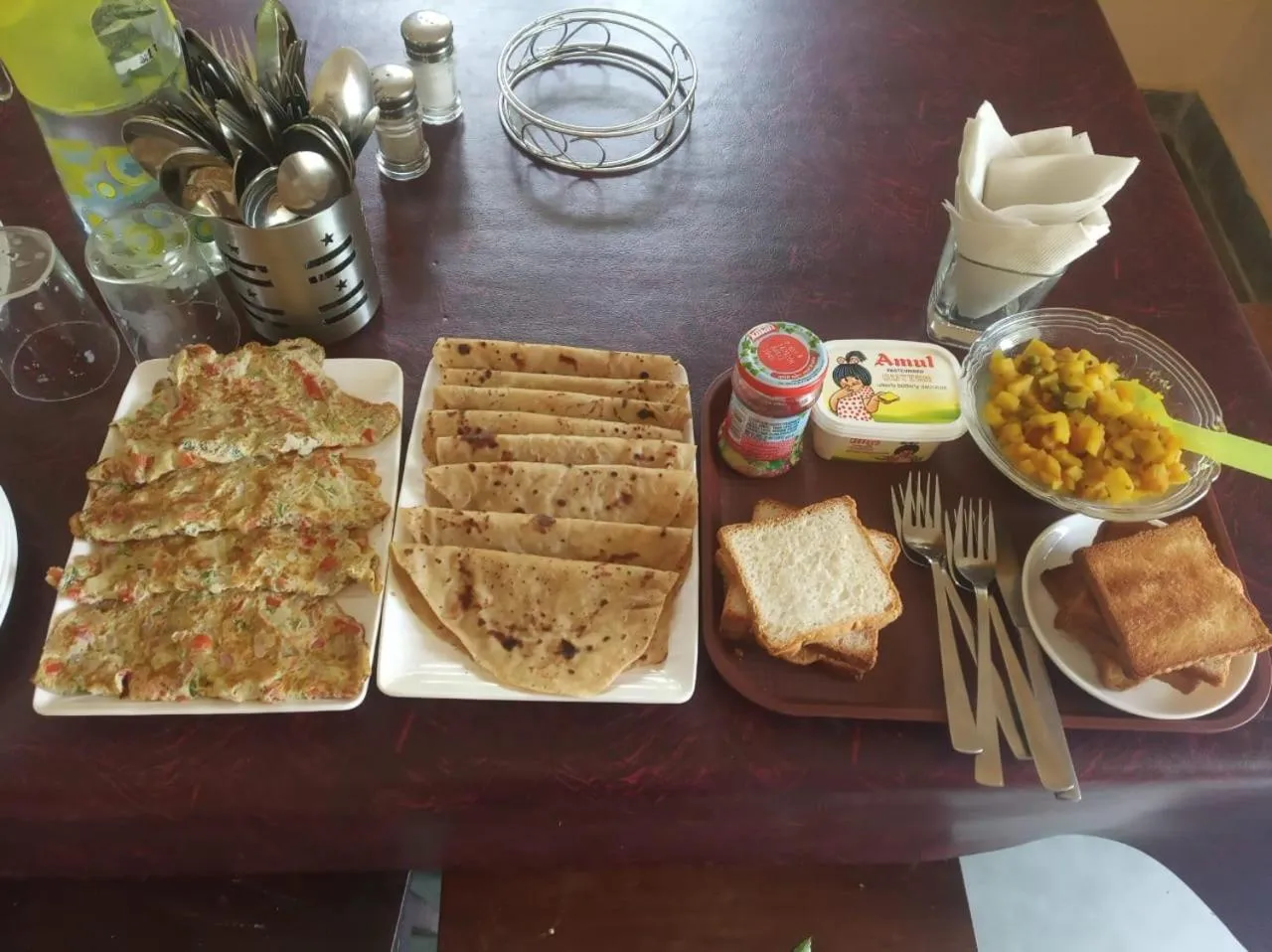 Breakfast in Sunny's Serenity Resort