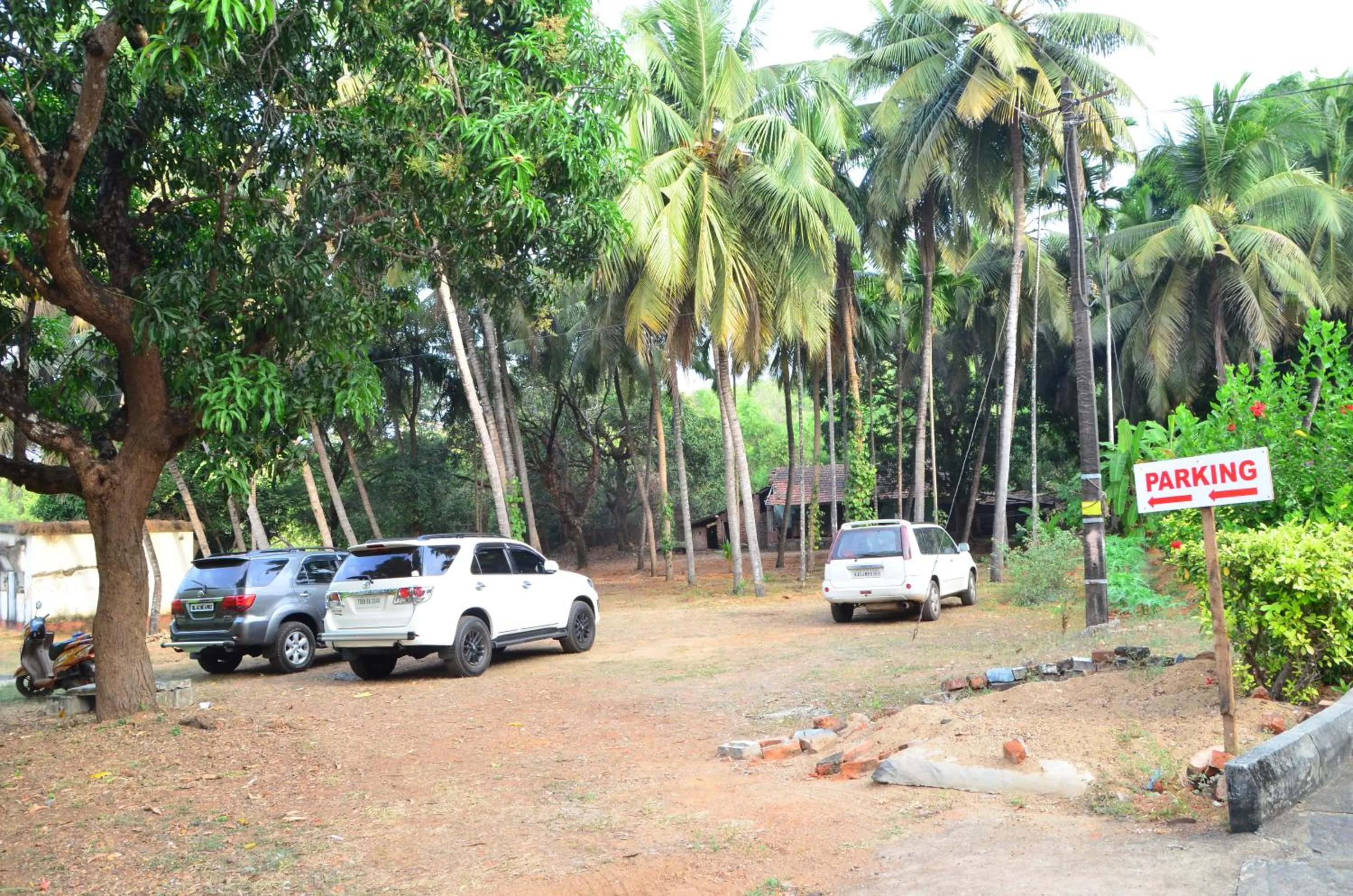 Parking in Sunny's Serenity Resort