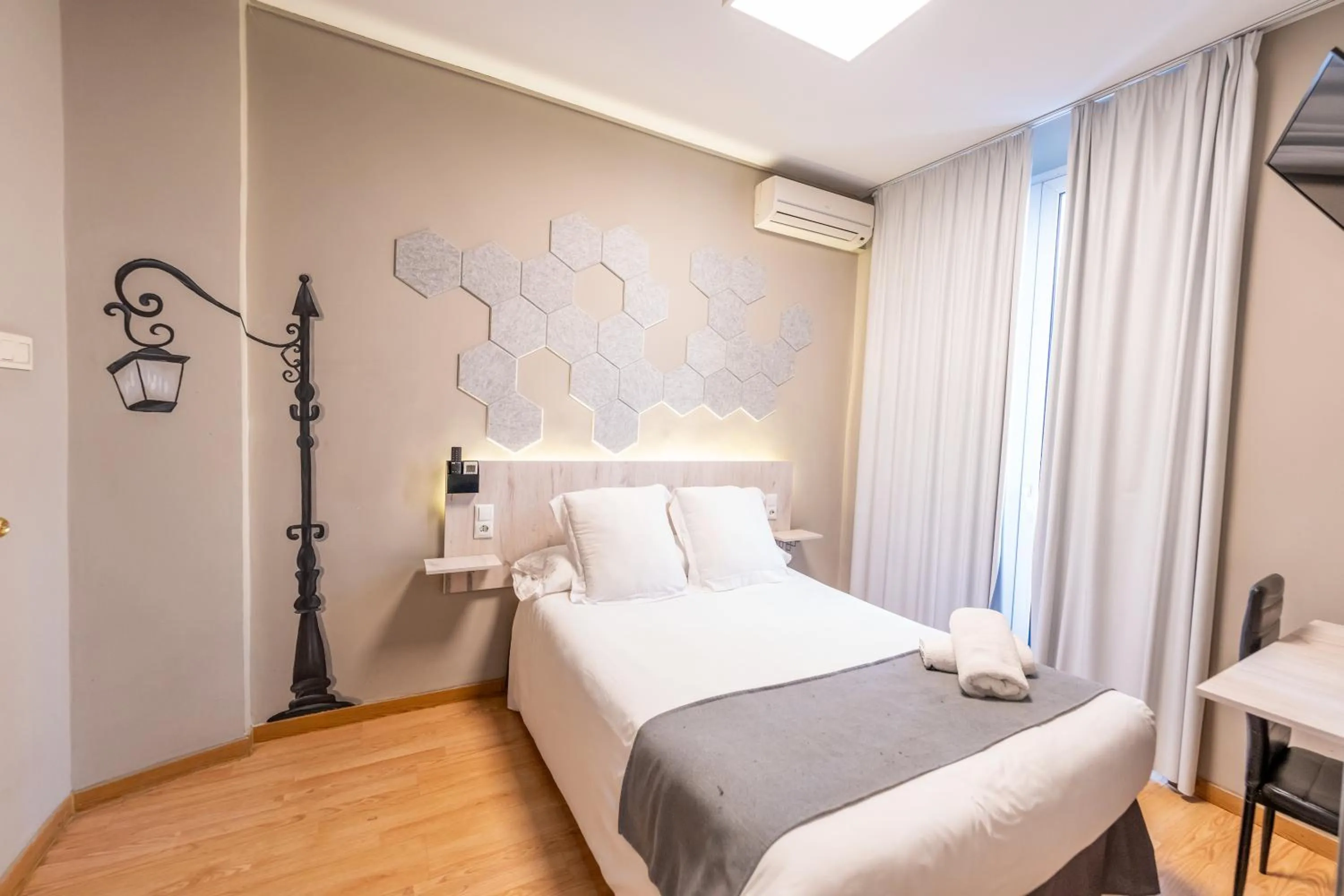 Bed in Hotel Monasterio Granada - Adults Only