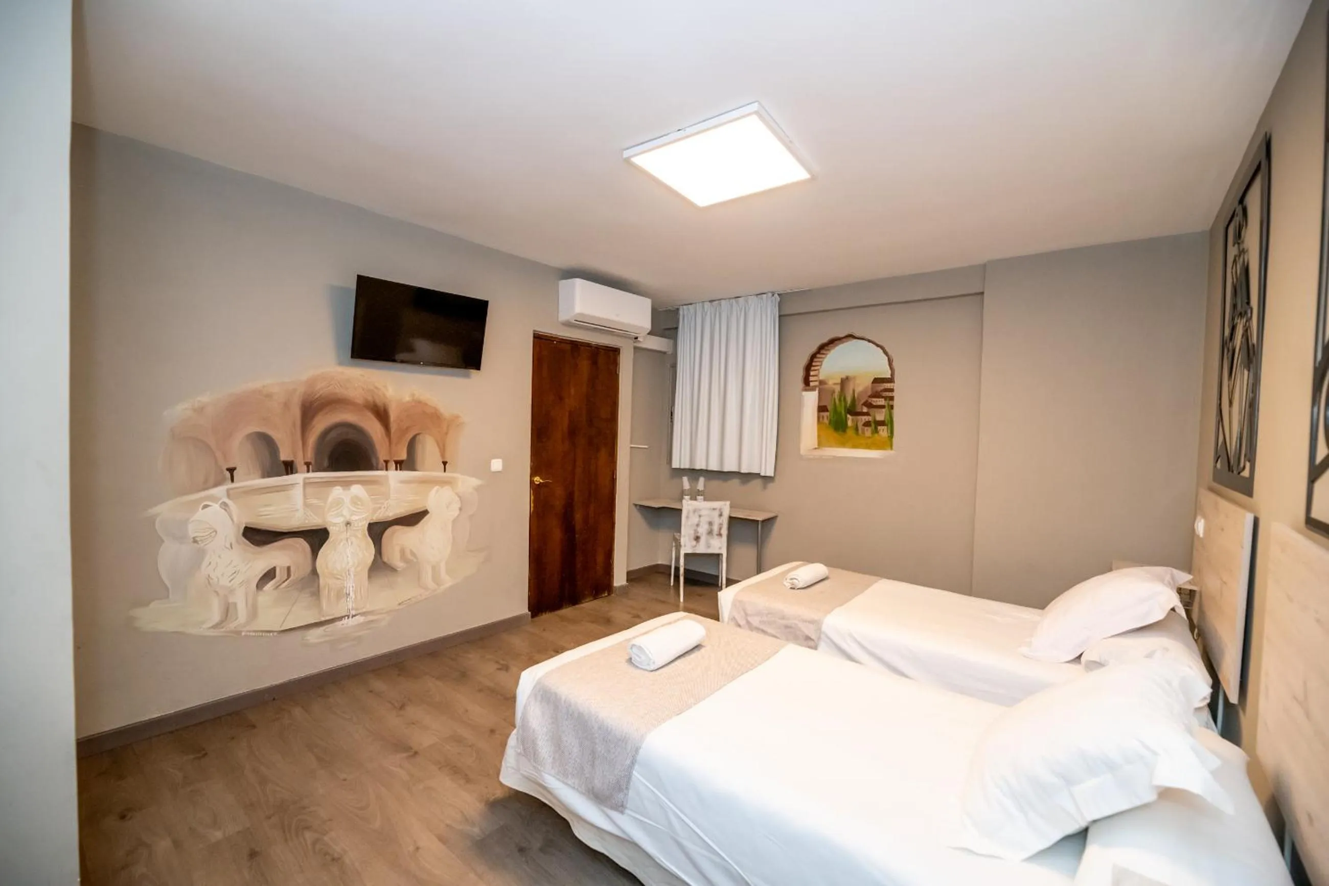 Decorative detail, Bed in Hotel Monasterio Granada - Adults Only