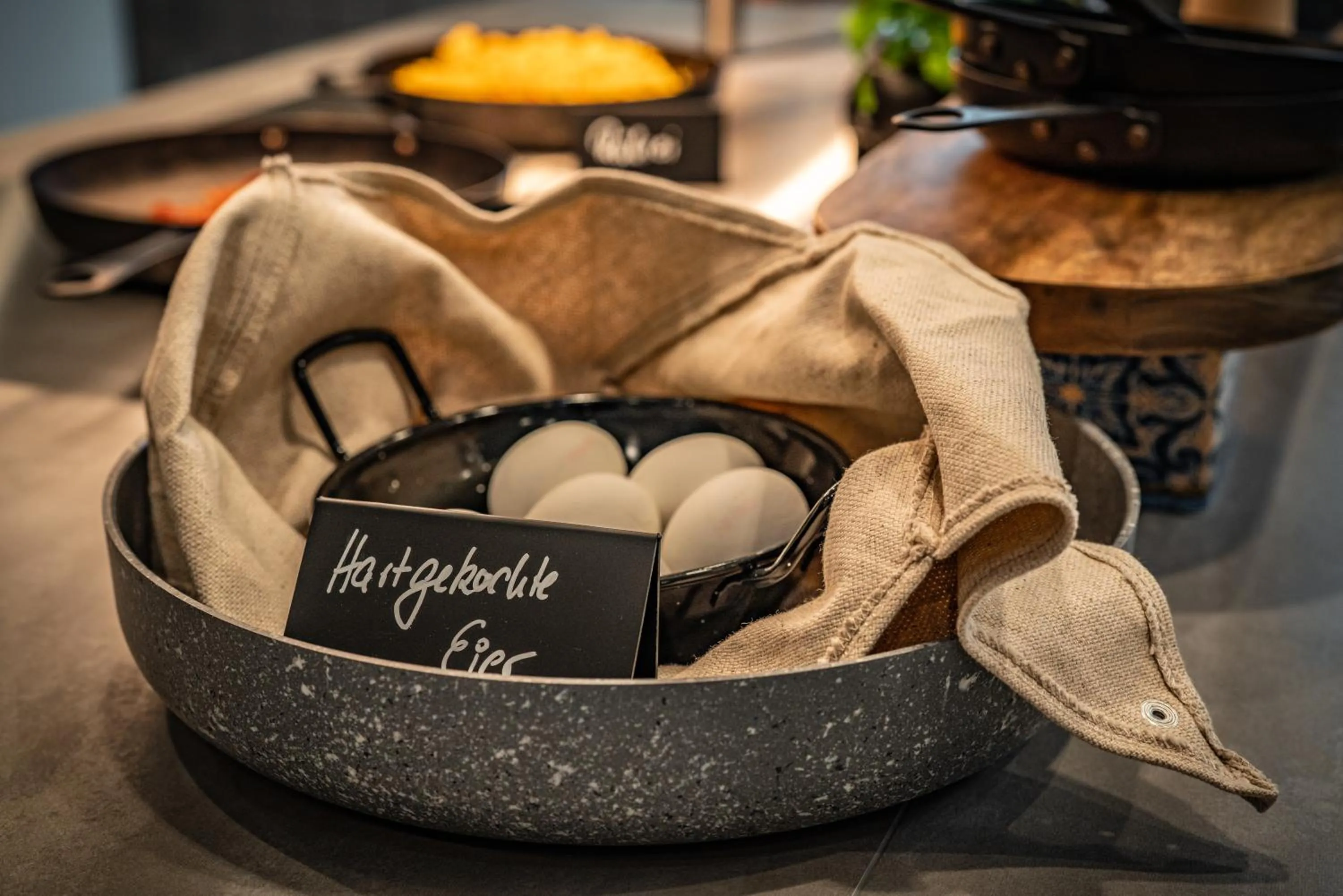 Food and drinks in LOGINN Hotel Stuttgart Zuffenhausen