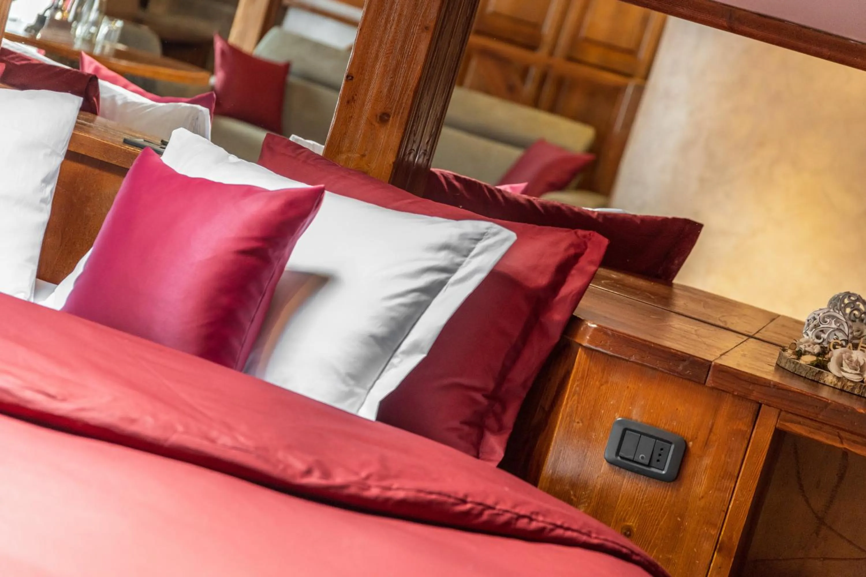 Bed in Garden Wellness Hotel S