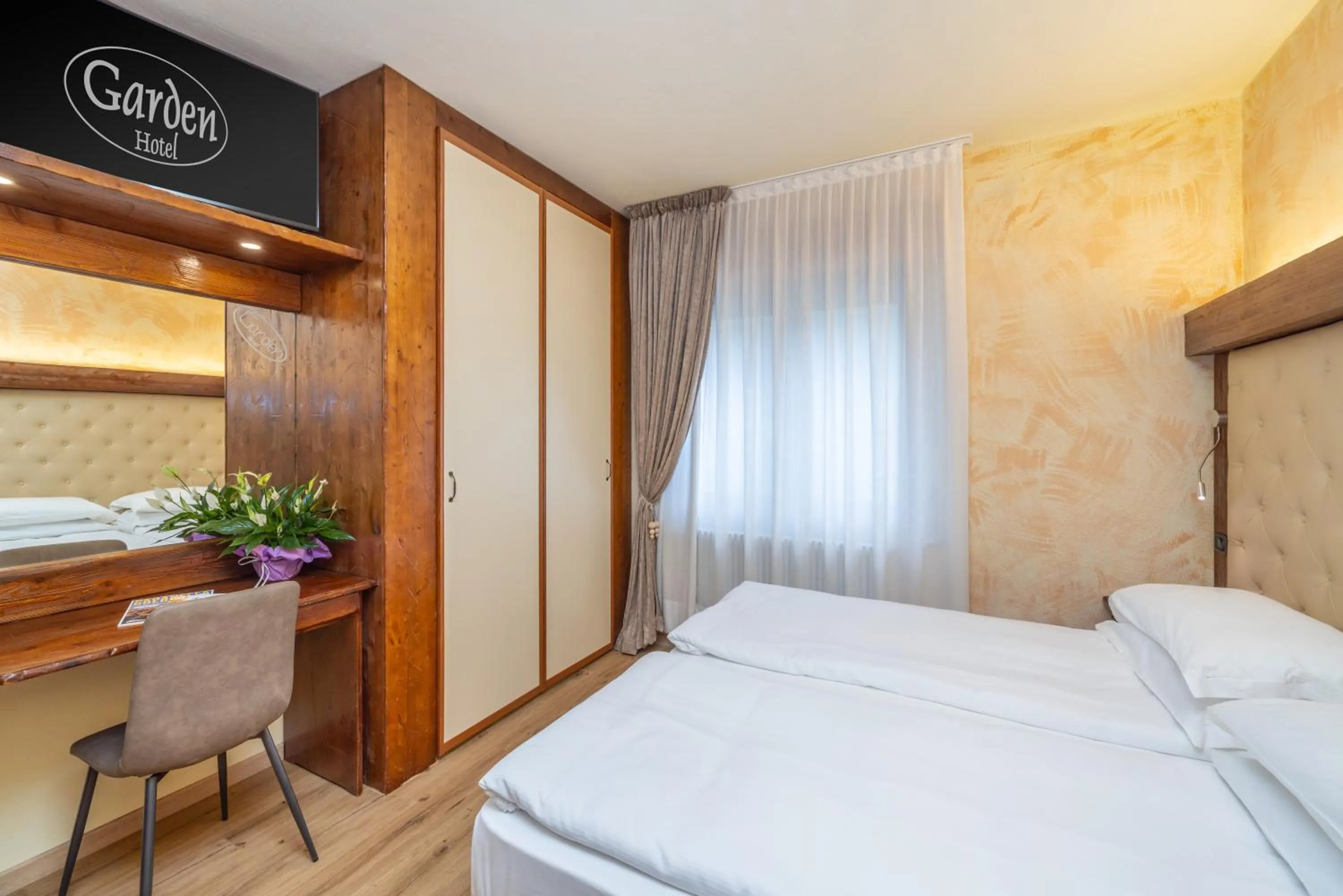 TV and multimedia, Bed in Garden Wellness Hotel S