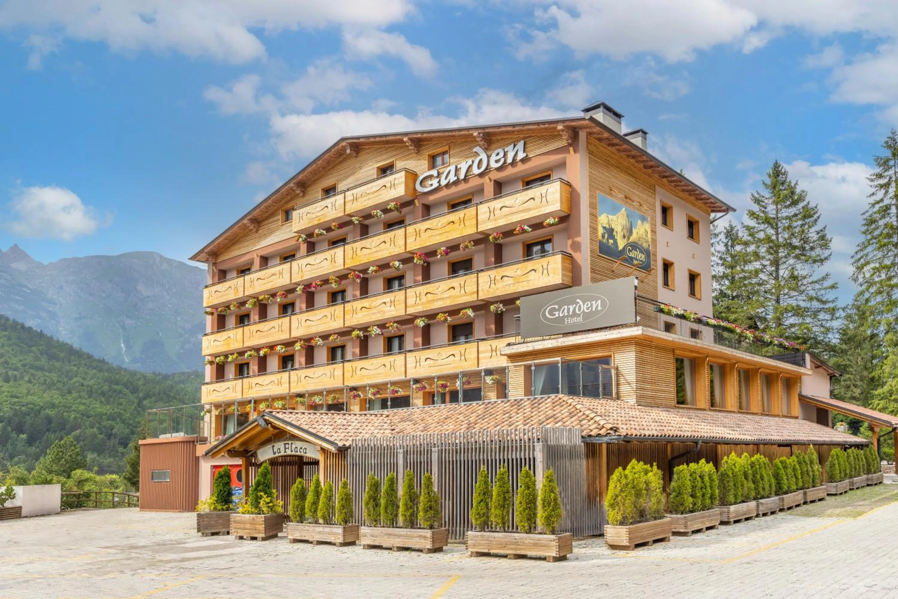 Property building in Garden Wellness Hotel S