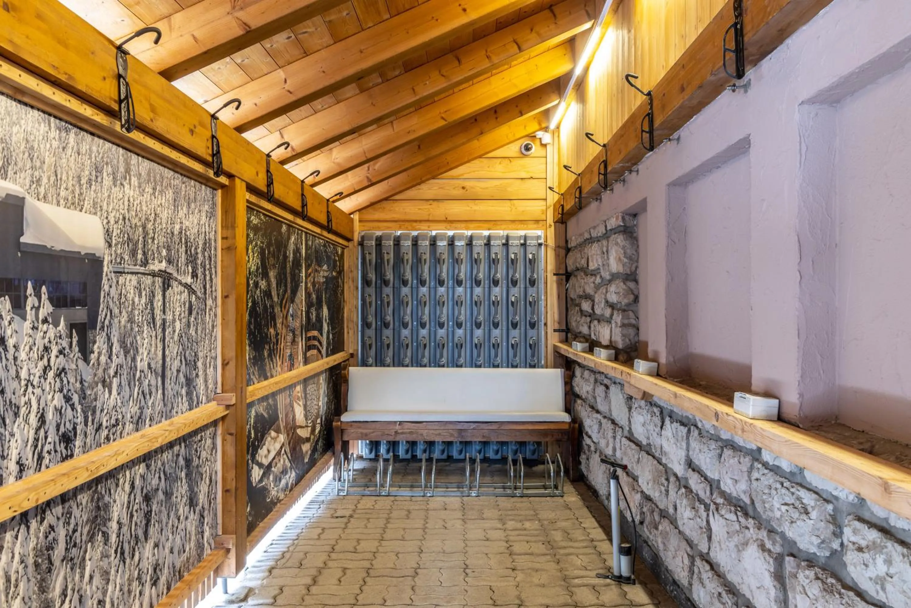 Skiing in Garden Wellness Hotel S