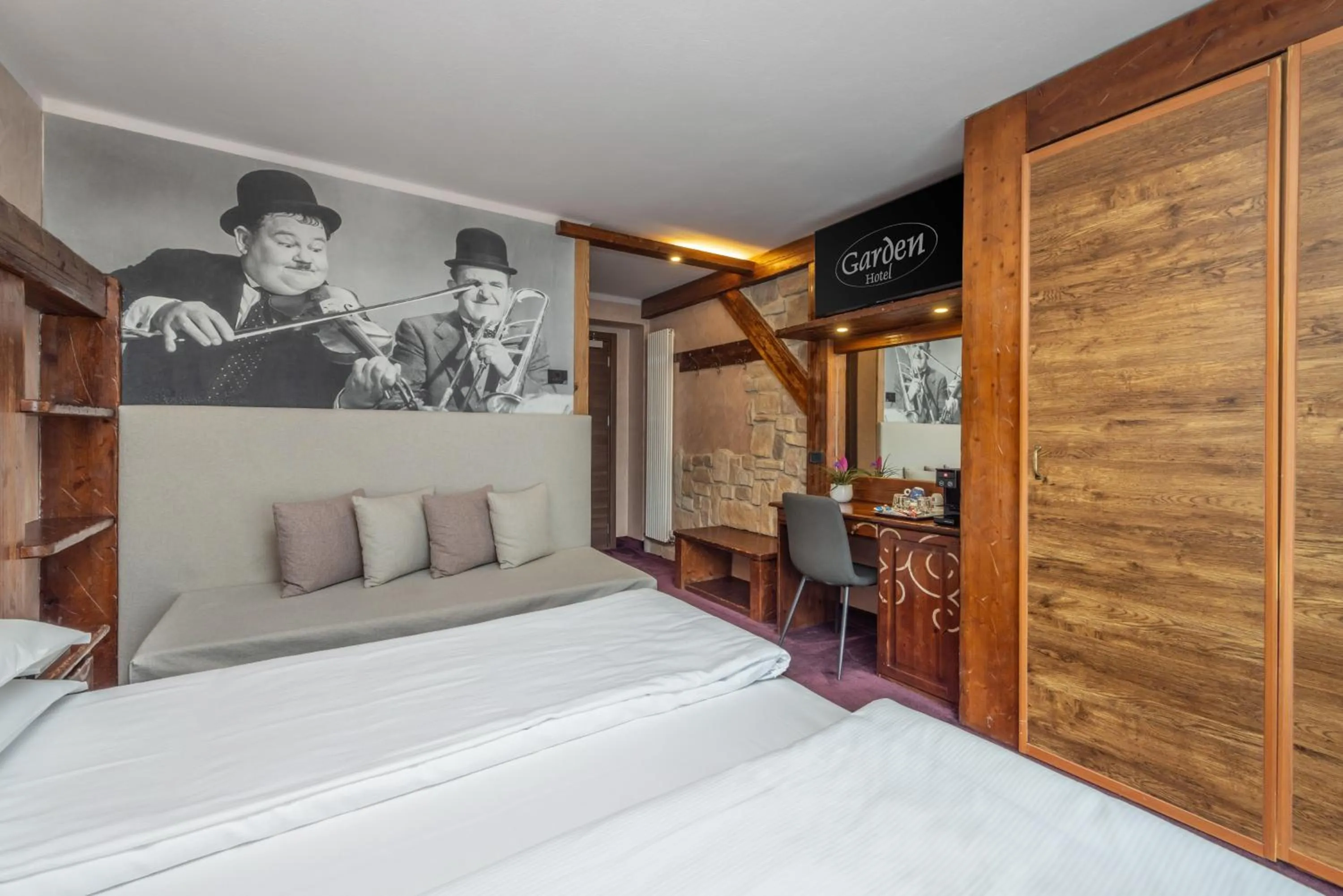 Bed in Garden Wellness Hotel S