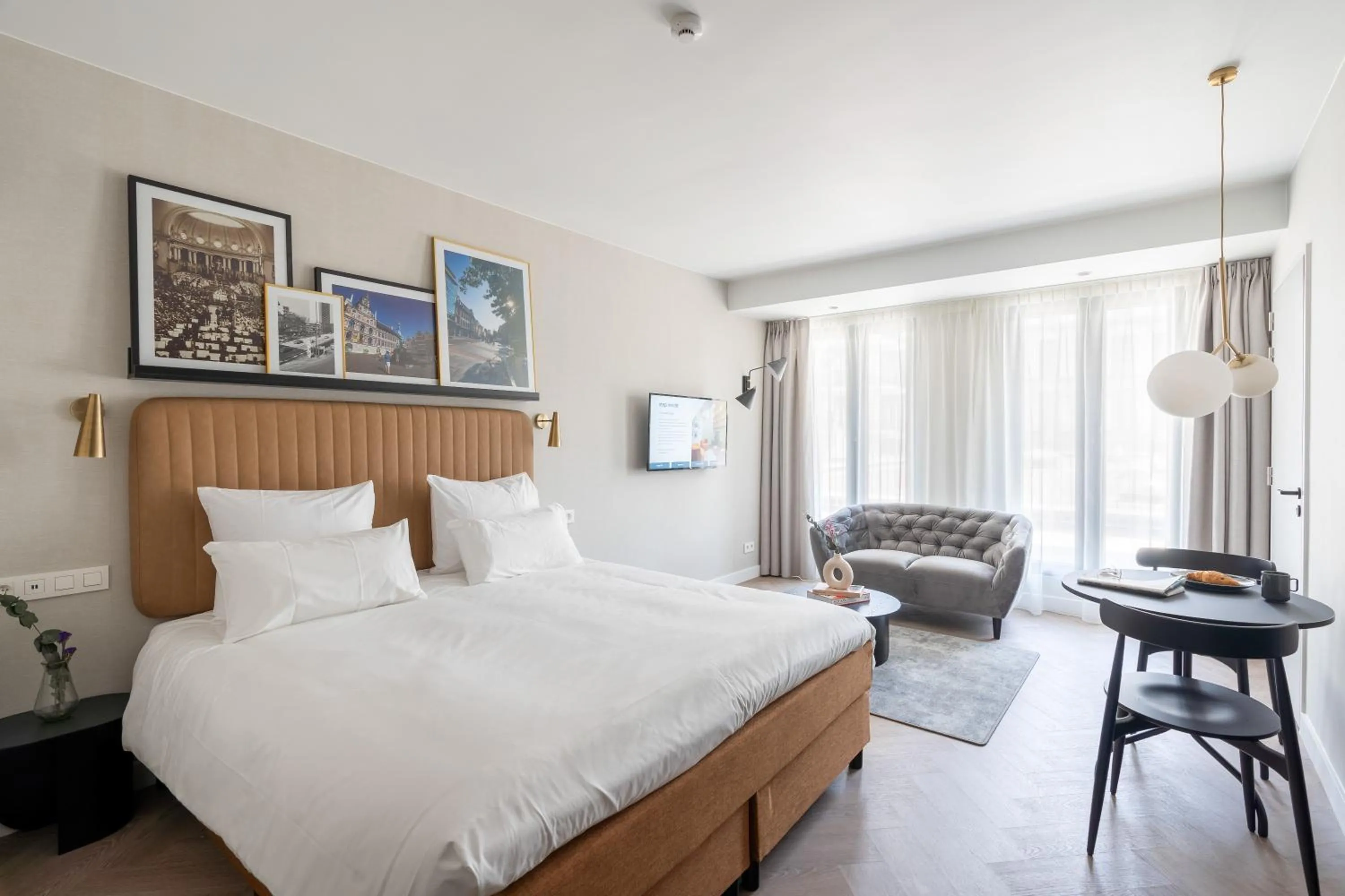 Bed in YAYS Antwerp Opera by Numa