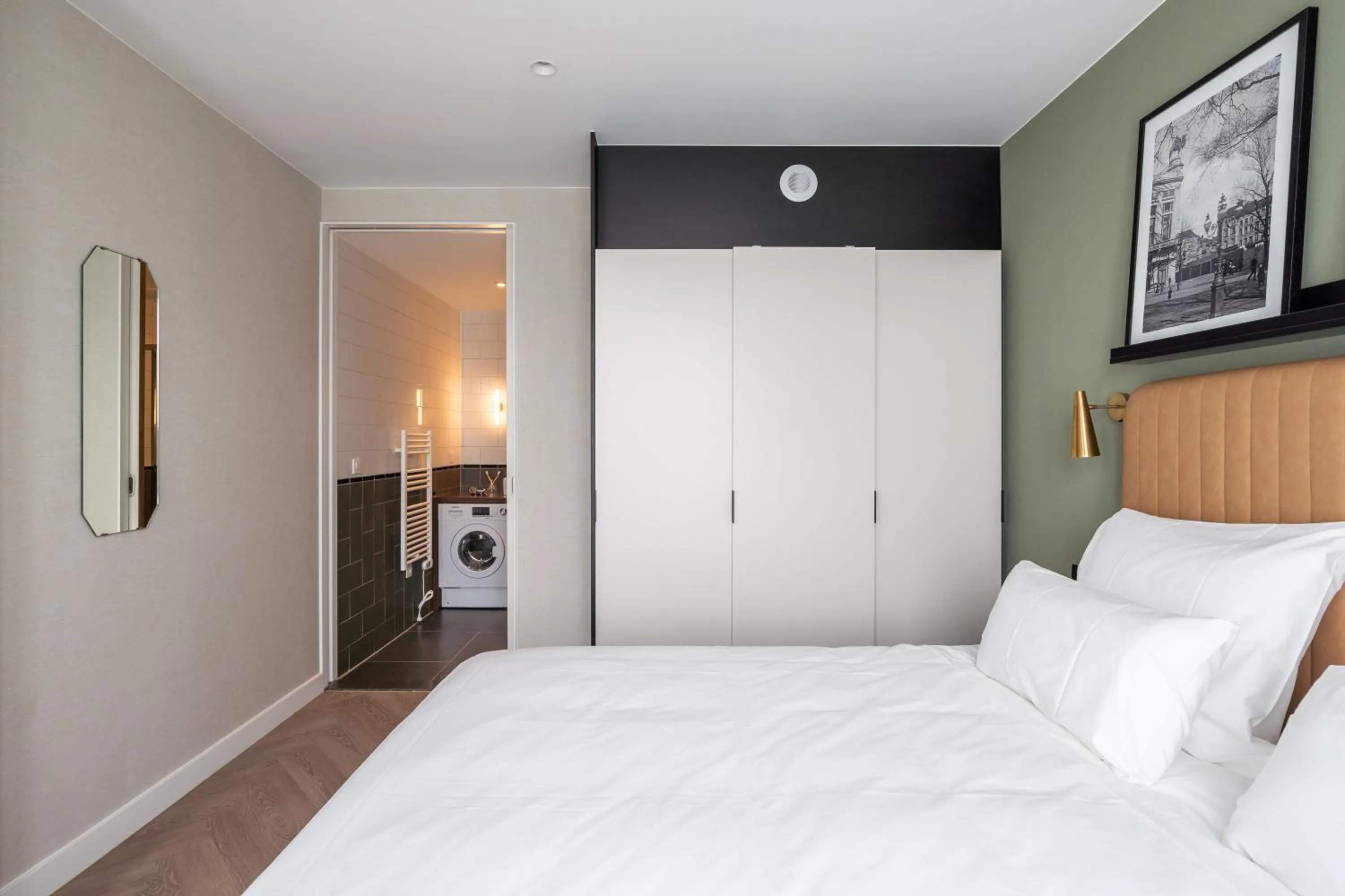 Bed in YAYS Antwerp Opera by Numa