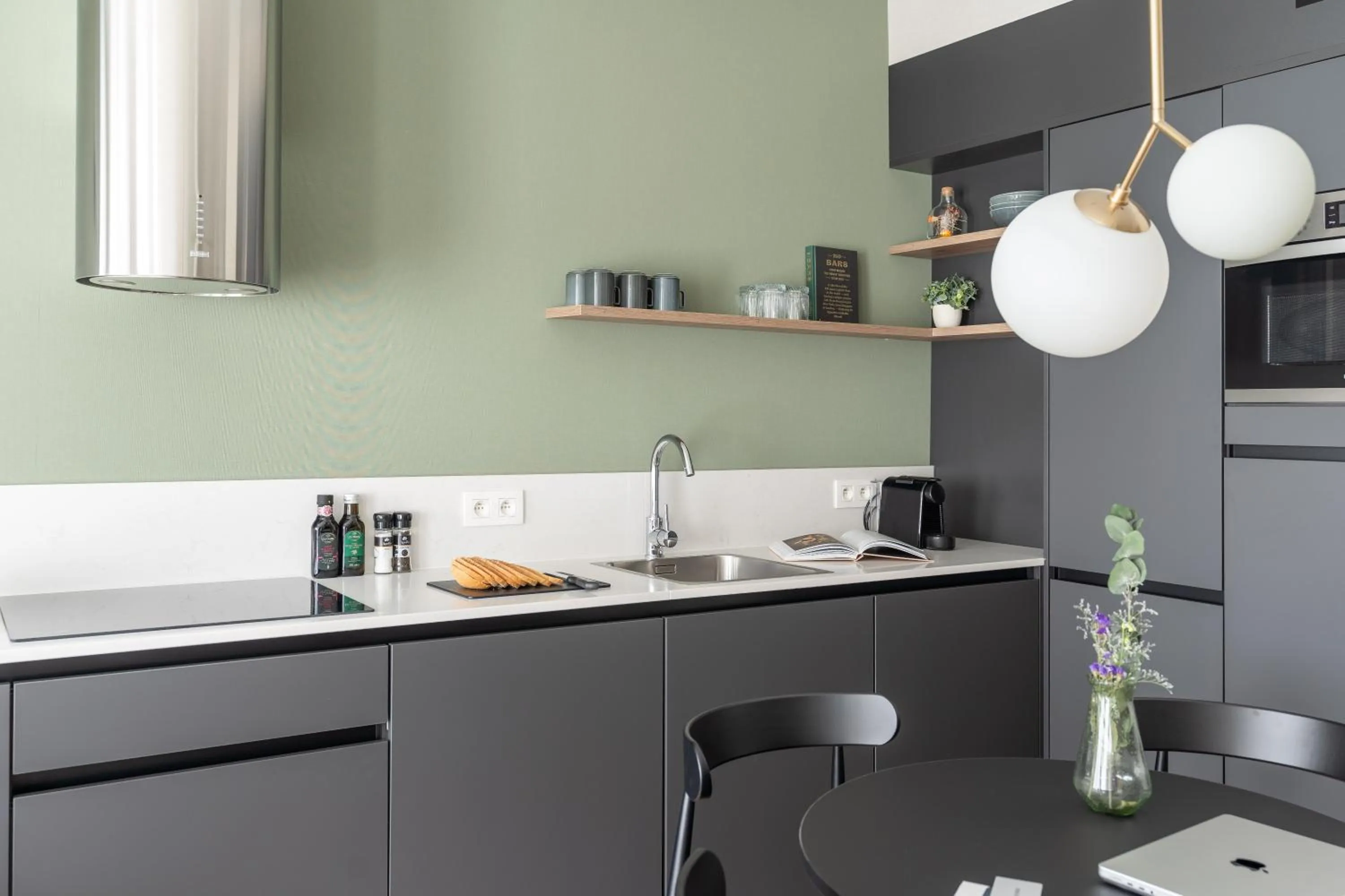 Kitchen or kitchenette in YAYS Antwerp Opera by Numa