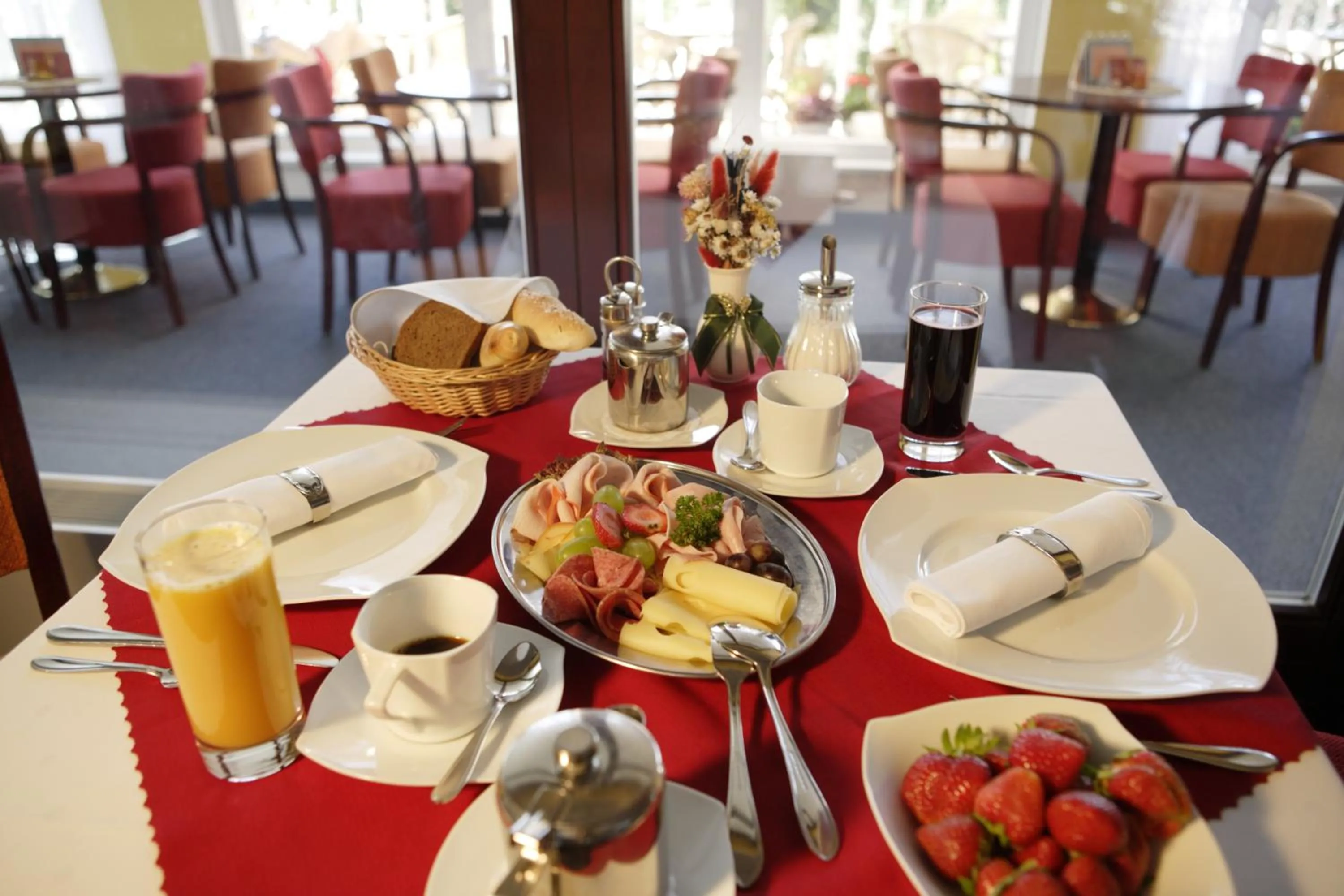 Restaurant/places to eat in Royal Marianske Lazne