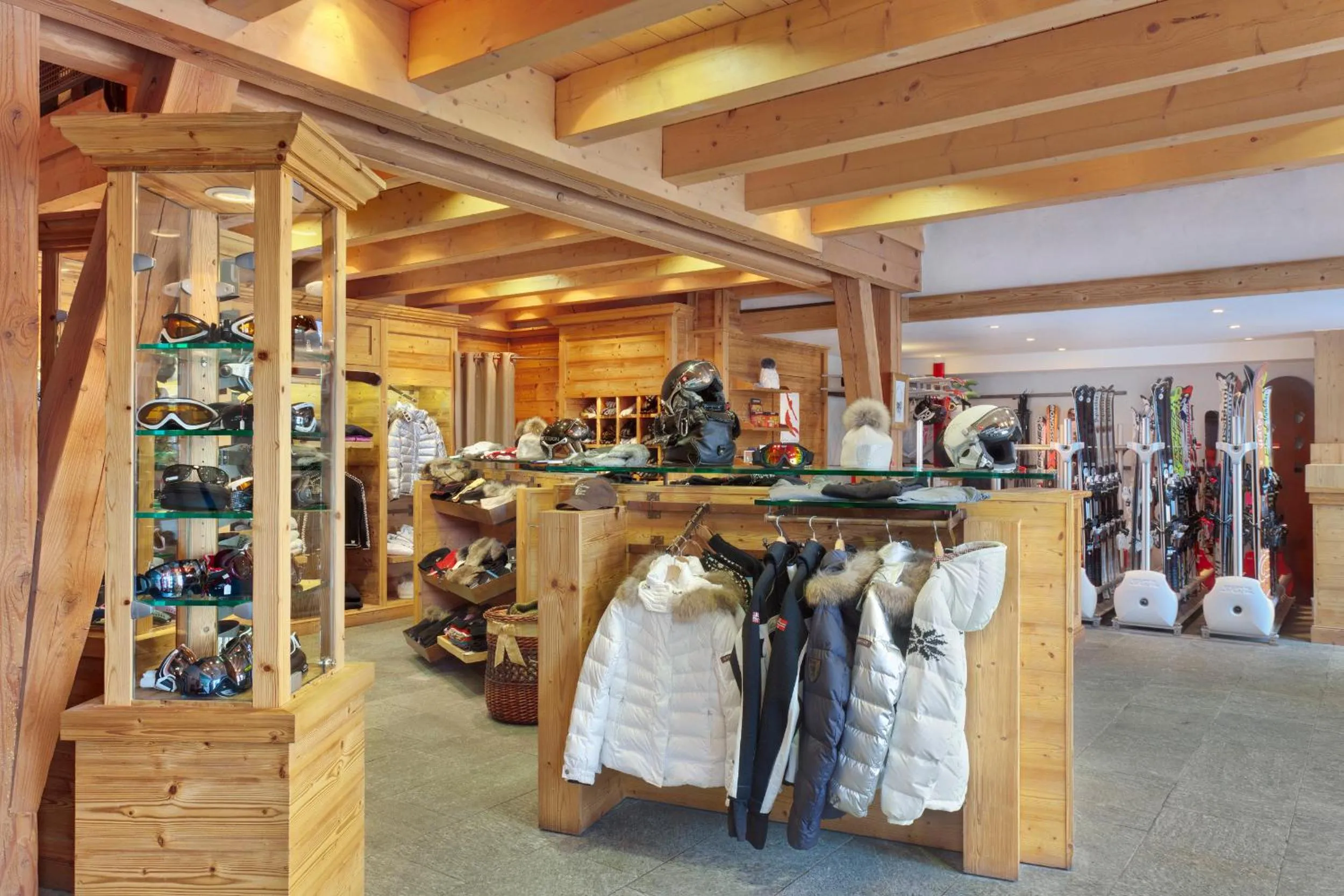 On-site shops in Hôtel Les Barmes De l'Ours